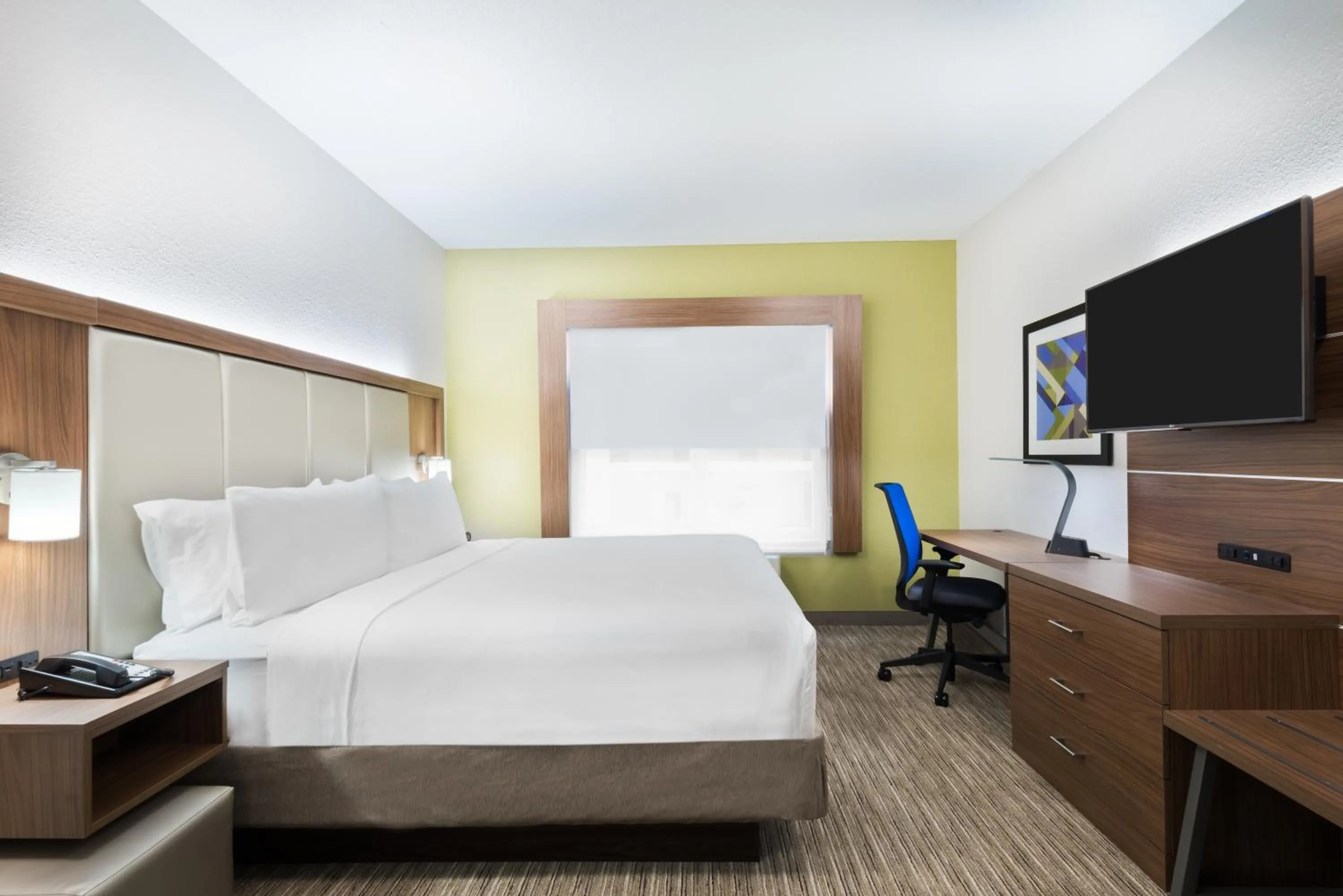 Bedroom, Bed in Holiday Inn Express & Suites - Columbus Airport East by IHG
