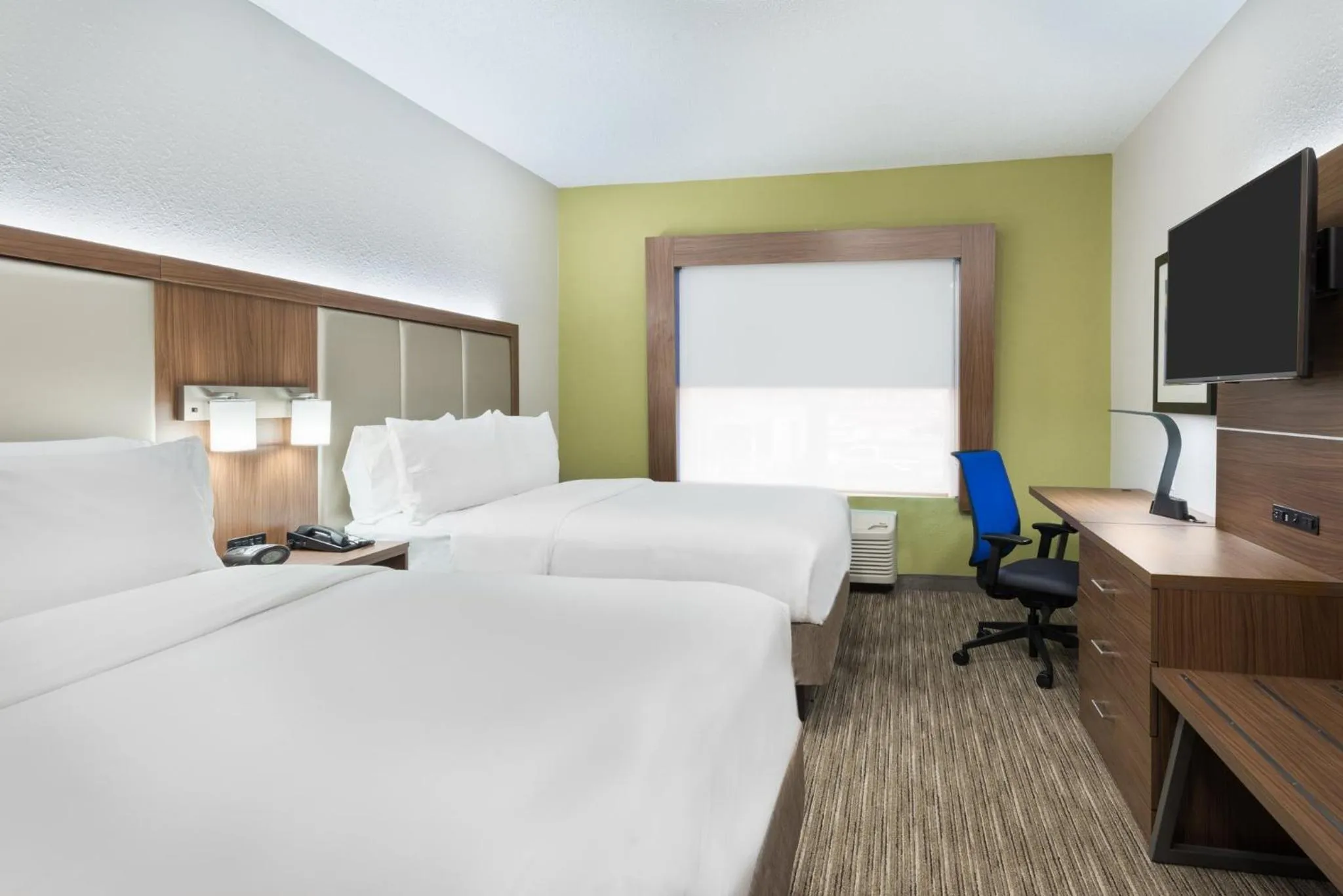 Photo of the whole room, Bed in Holiday Inn Express & Suites - Columbus Airport East by IHG