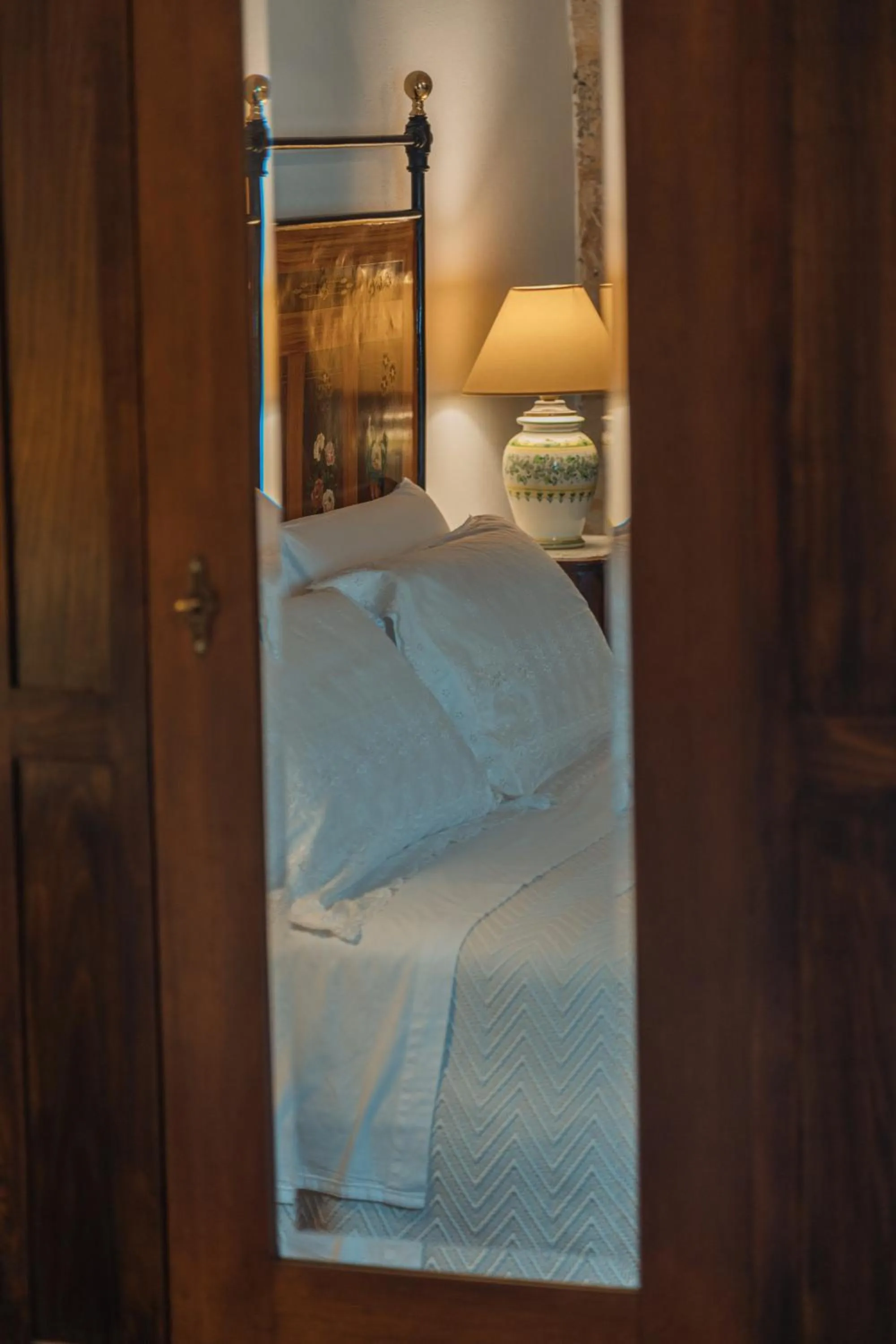 wardrobe, Bed in Tenuta Masseria & Spa Chicco Rizzo