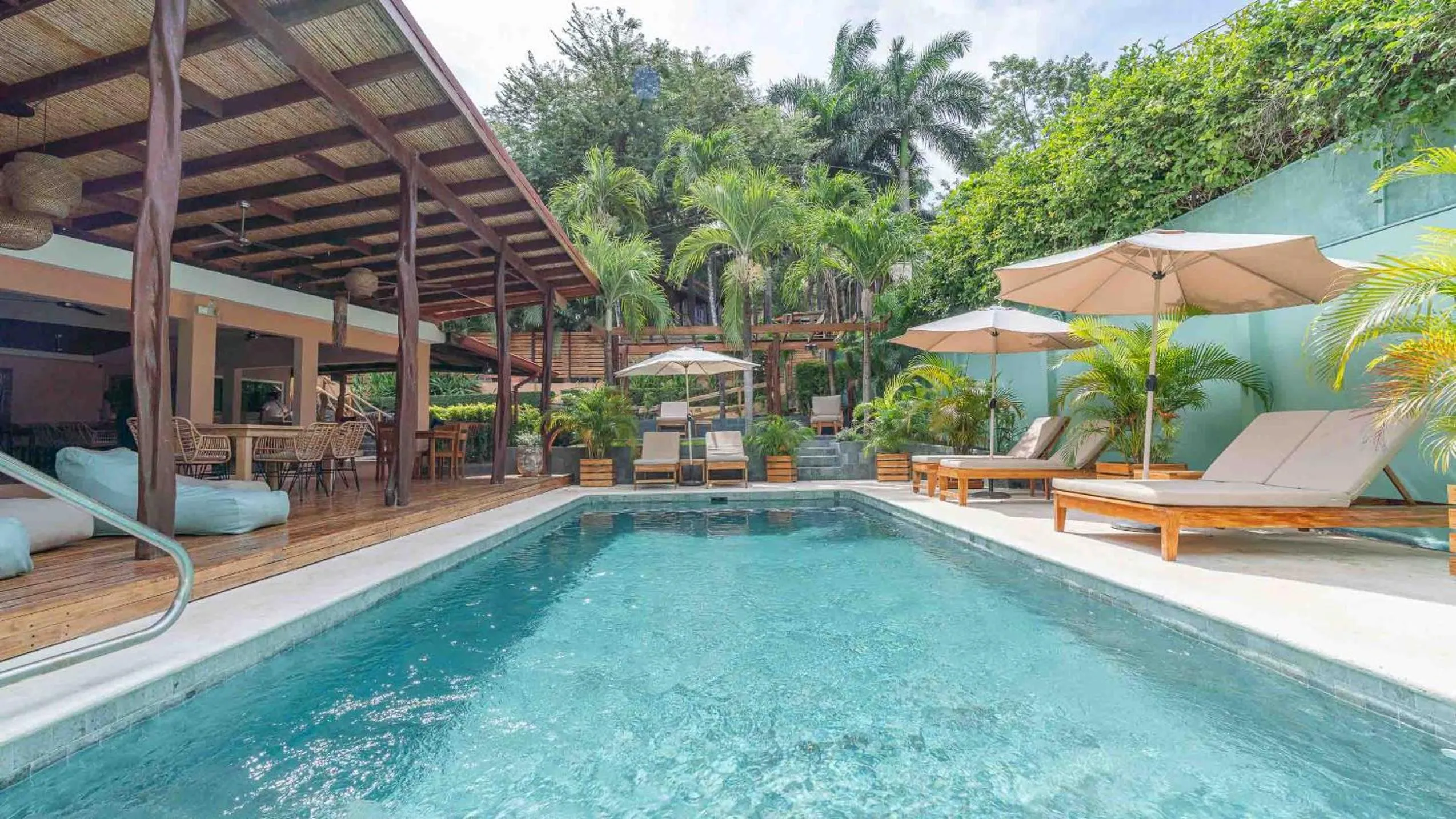 Swimming pool in Hotel Arco Iris