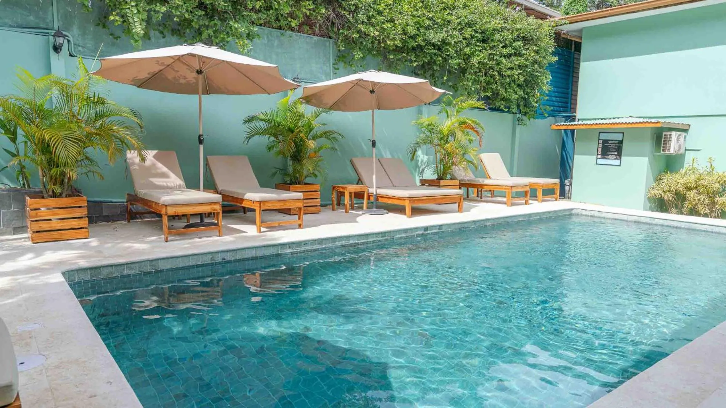 Swimming pool in Hotel Arco Iris