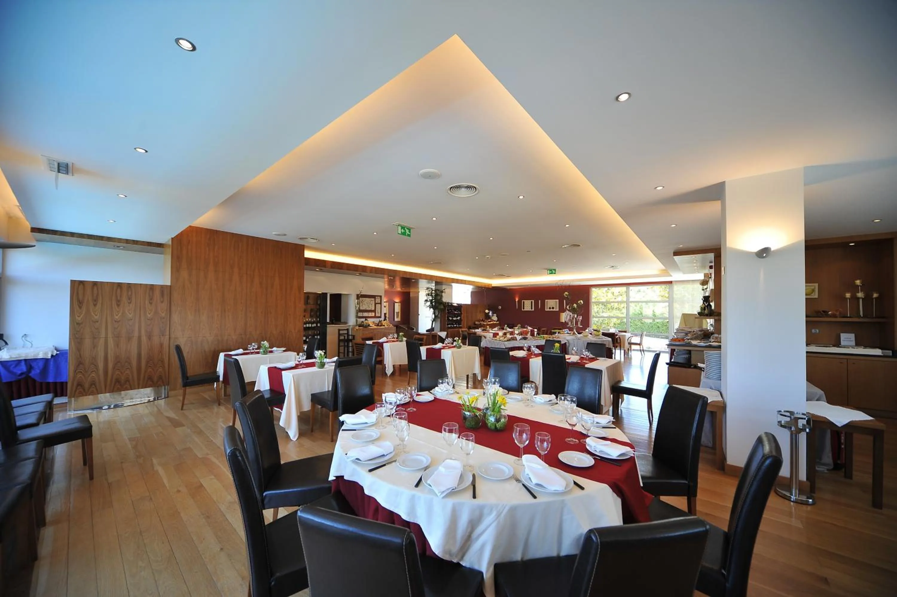 Restaurant/places to eat in Hotel Lusitania Congress & Spa