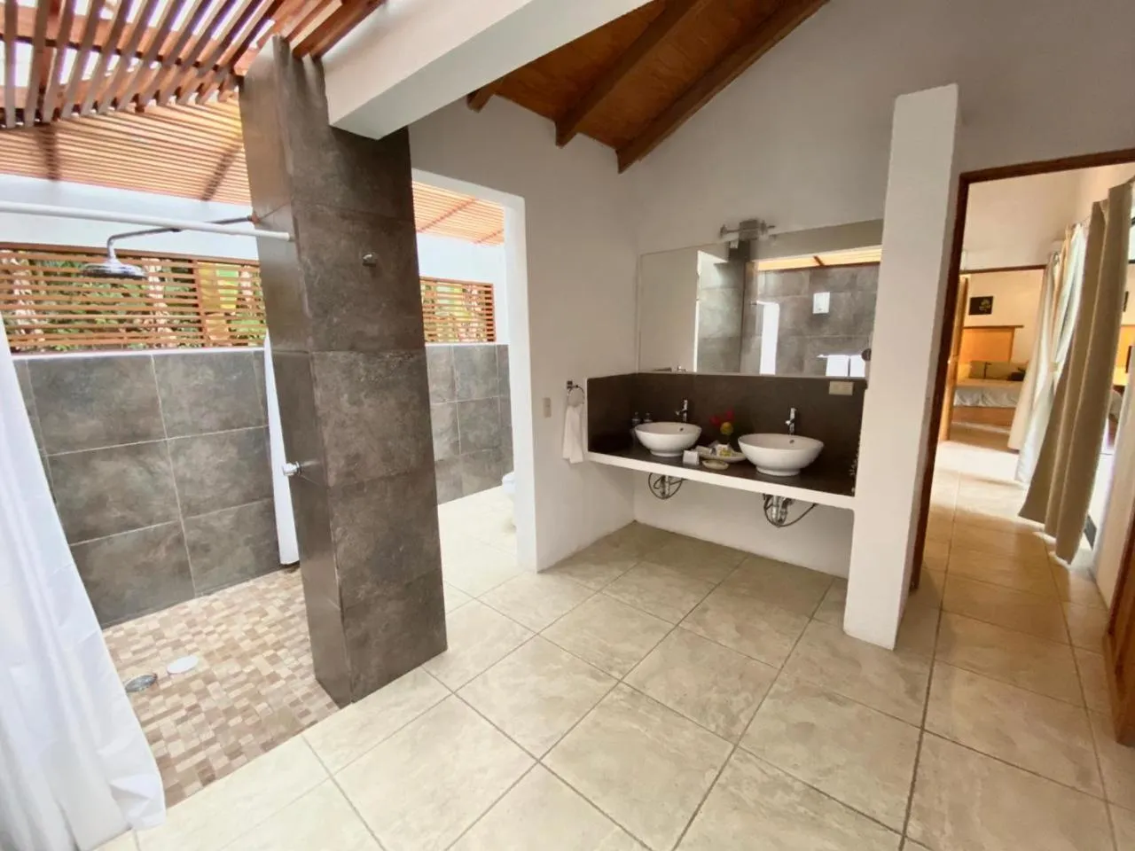 Bathroom in Argovia Ecolodge