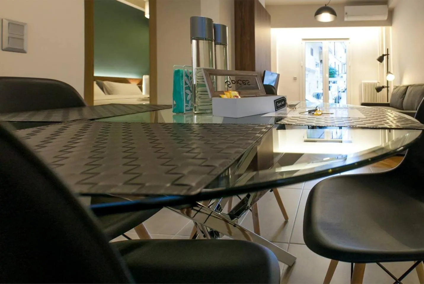 Dining area in TONI'S 2BD Modern flat in Koukaki near Acropoli