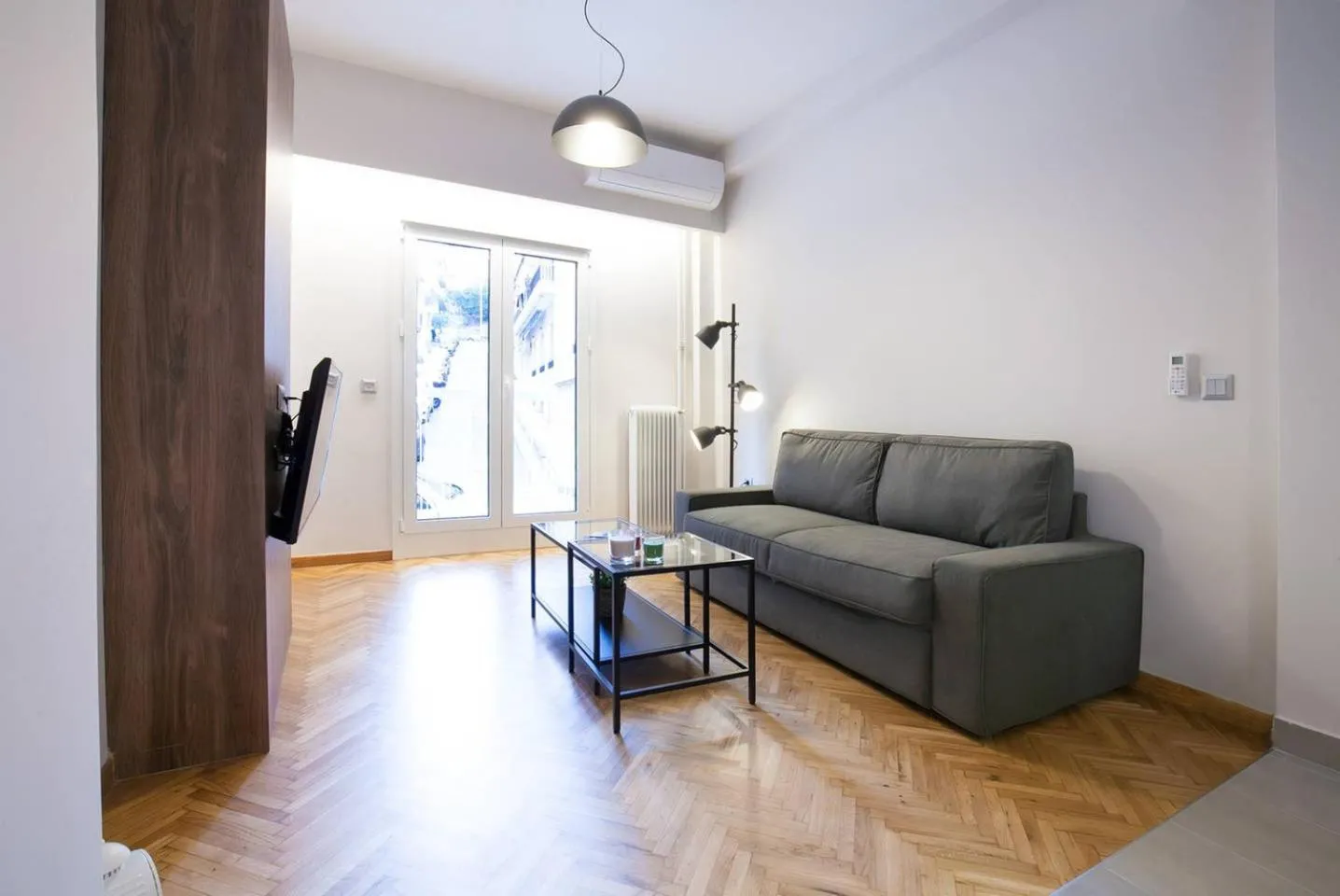 Living room in TONI'S 2BD Modern flat in Koukaki near Acropoli