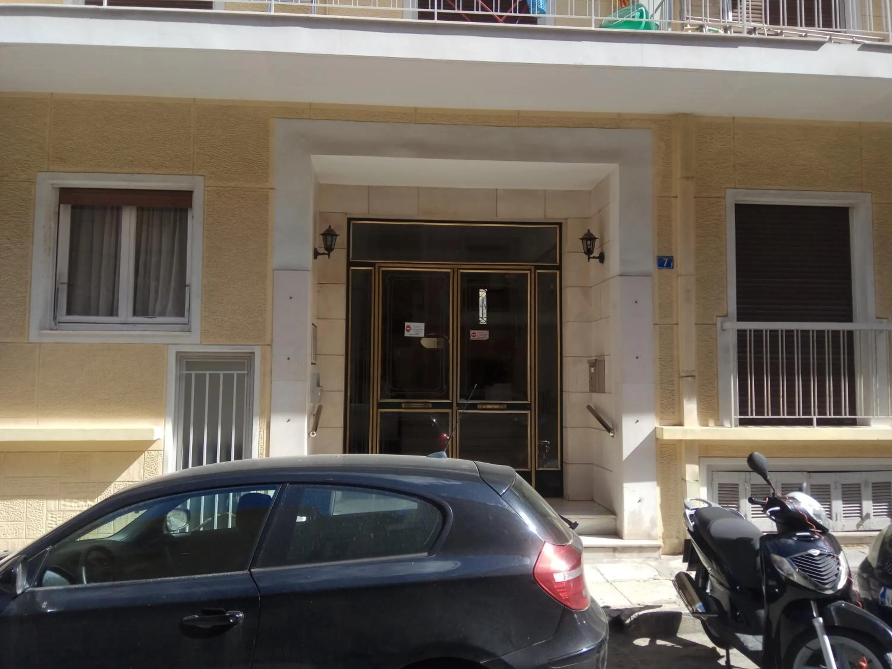 Property building in TONI'S 2BD Modern flat in Koukaki near Acropoli