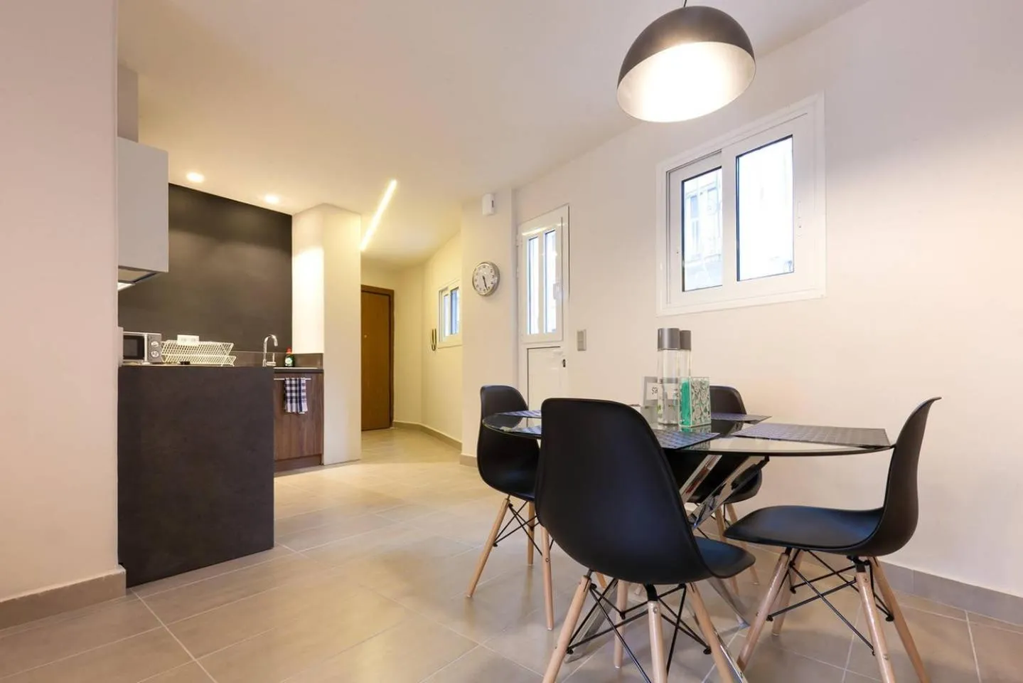 Dining area in TONI'S 2BD Modern flat in Koukaki near Acropoli