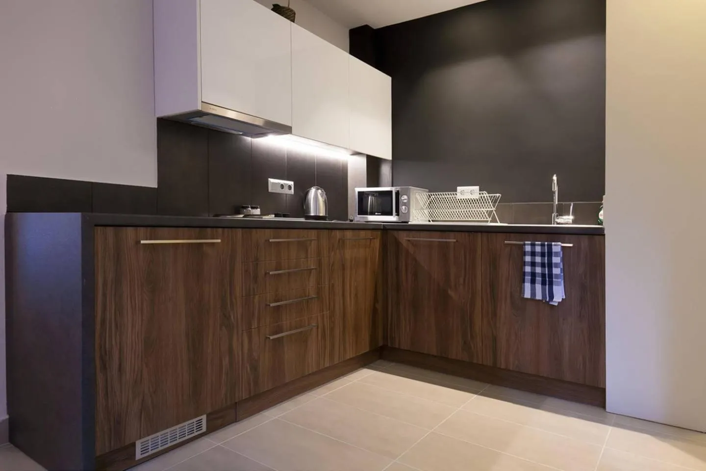 Kitchen or kitchenette in TONI'S 2BD Modern flat in Koukaki near Acropoli