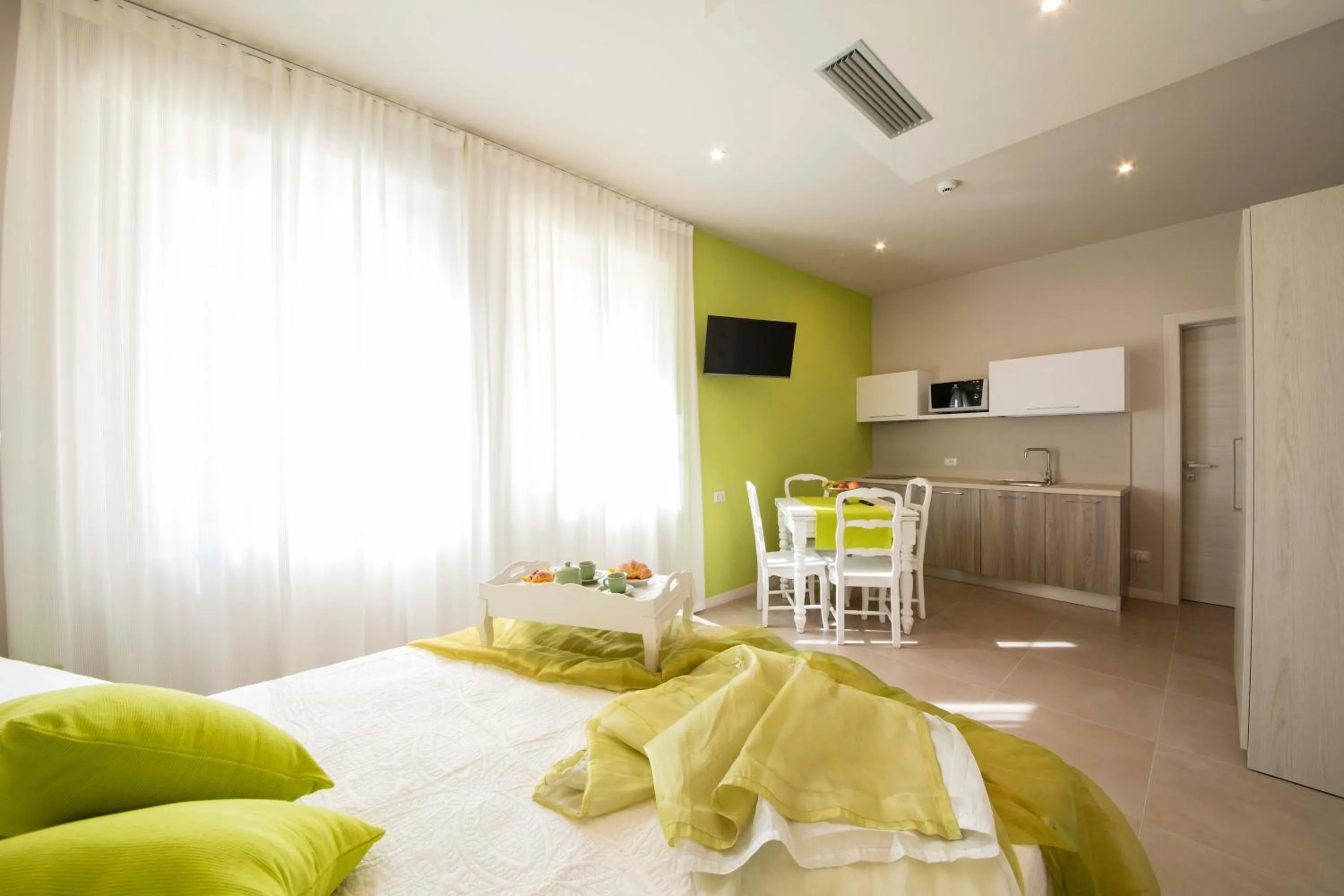 Photo of the whole room, Bed in Apart-Hotel la Rocchetta