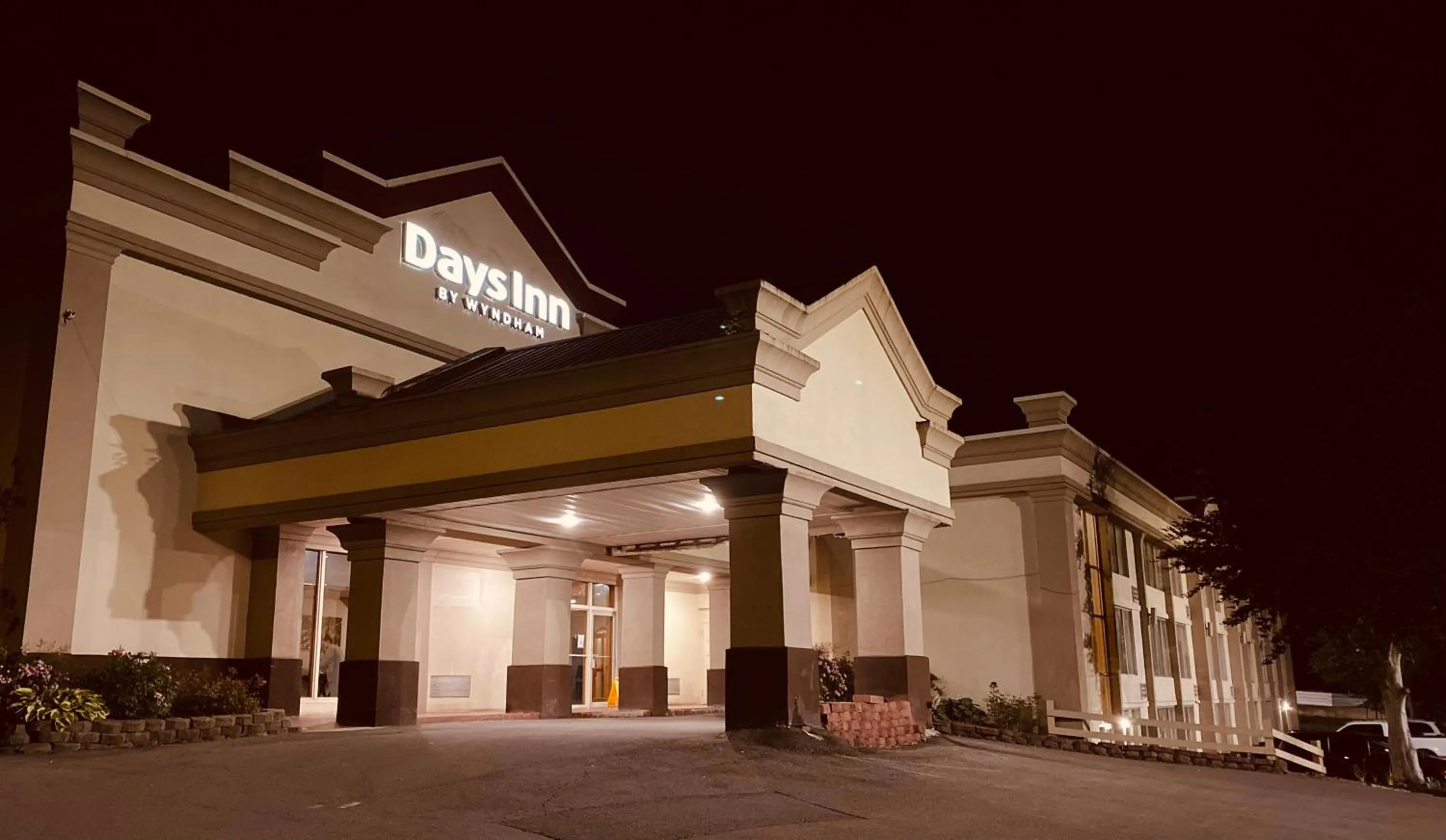 Night in Days Inn by Wyndham Williamsport
