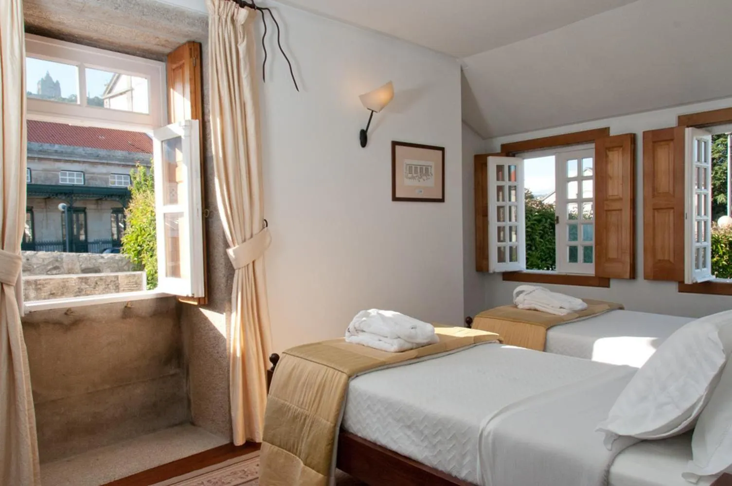 Bedroom, Bed in Casa Melo Alvim - by Unlock Hotels