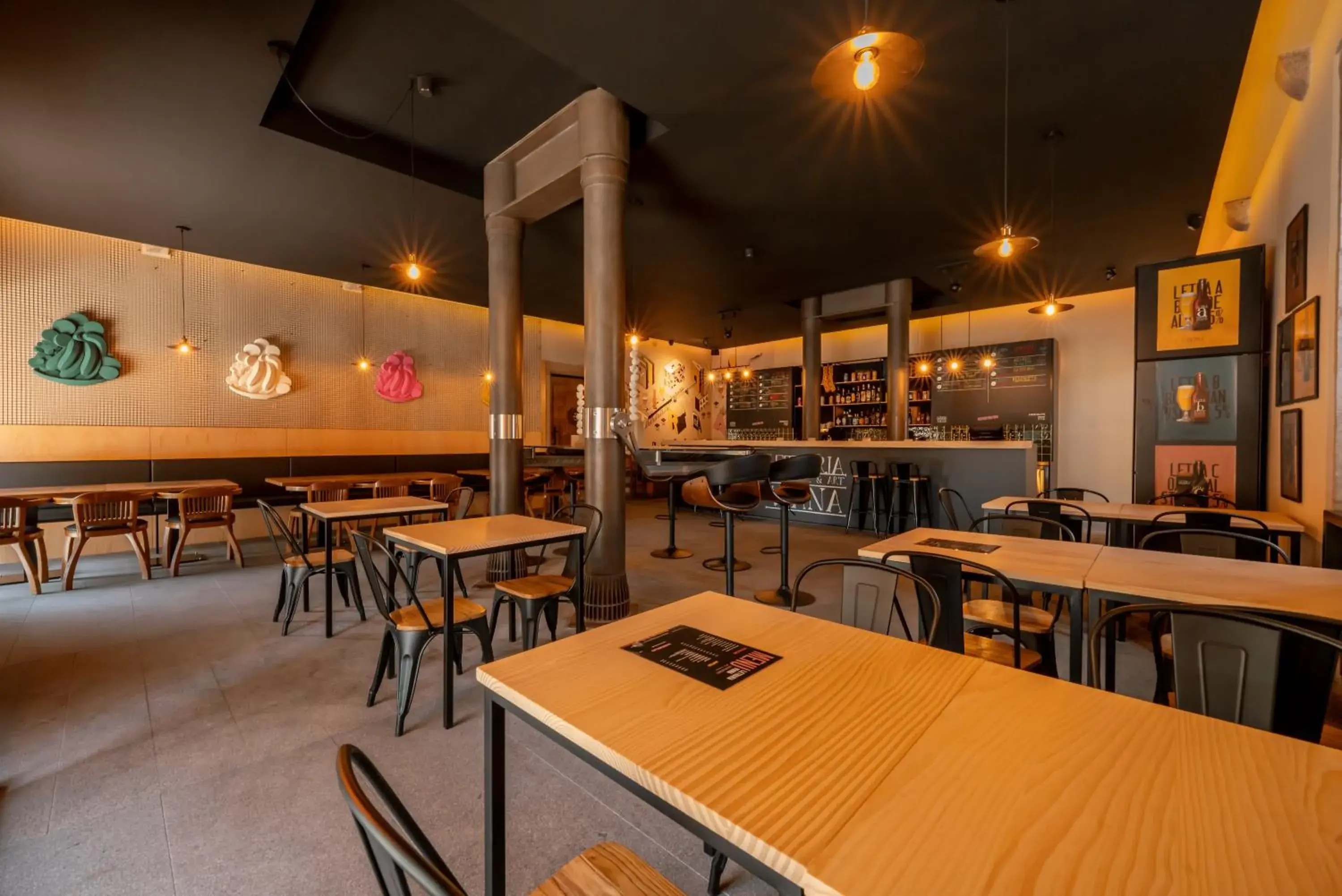 Restaurant/places to eat in Casa Melo Alvim - by Unlock Hotels Restaurant/places to eat in Casa Melo Alvim - by Unlock Hotels