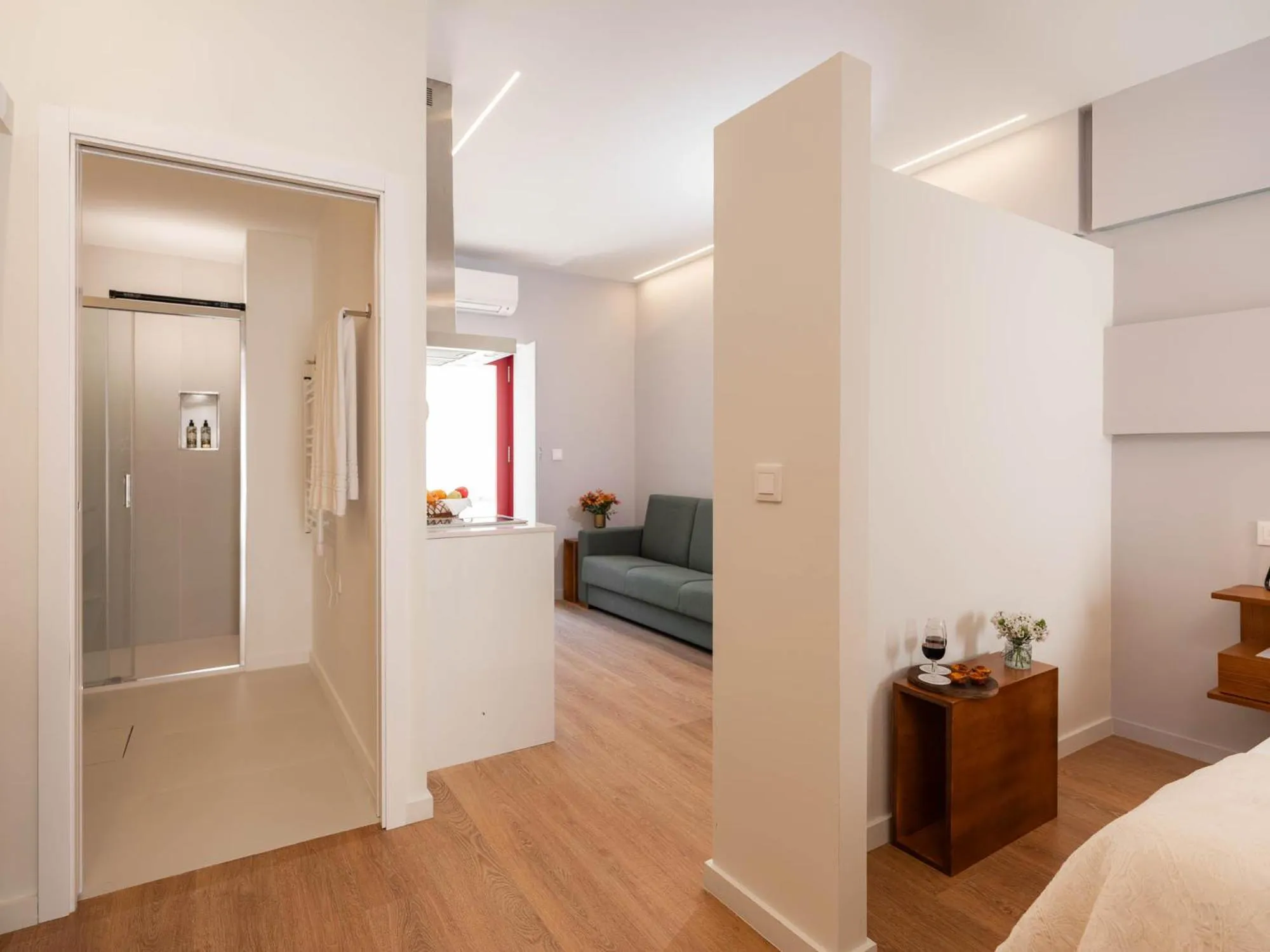 Living room, Bed in Casa Melo Alvim - by Unlock Hotels