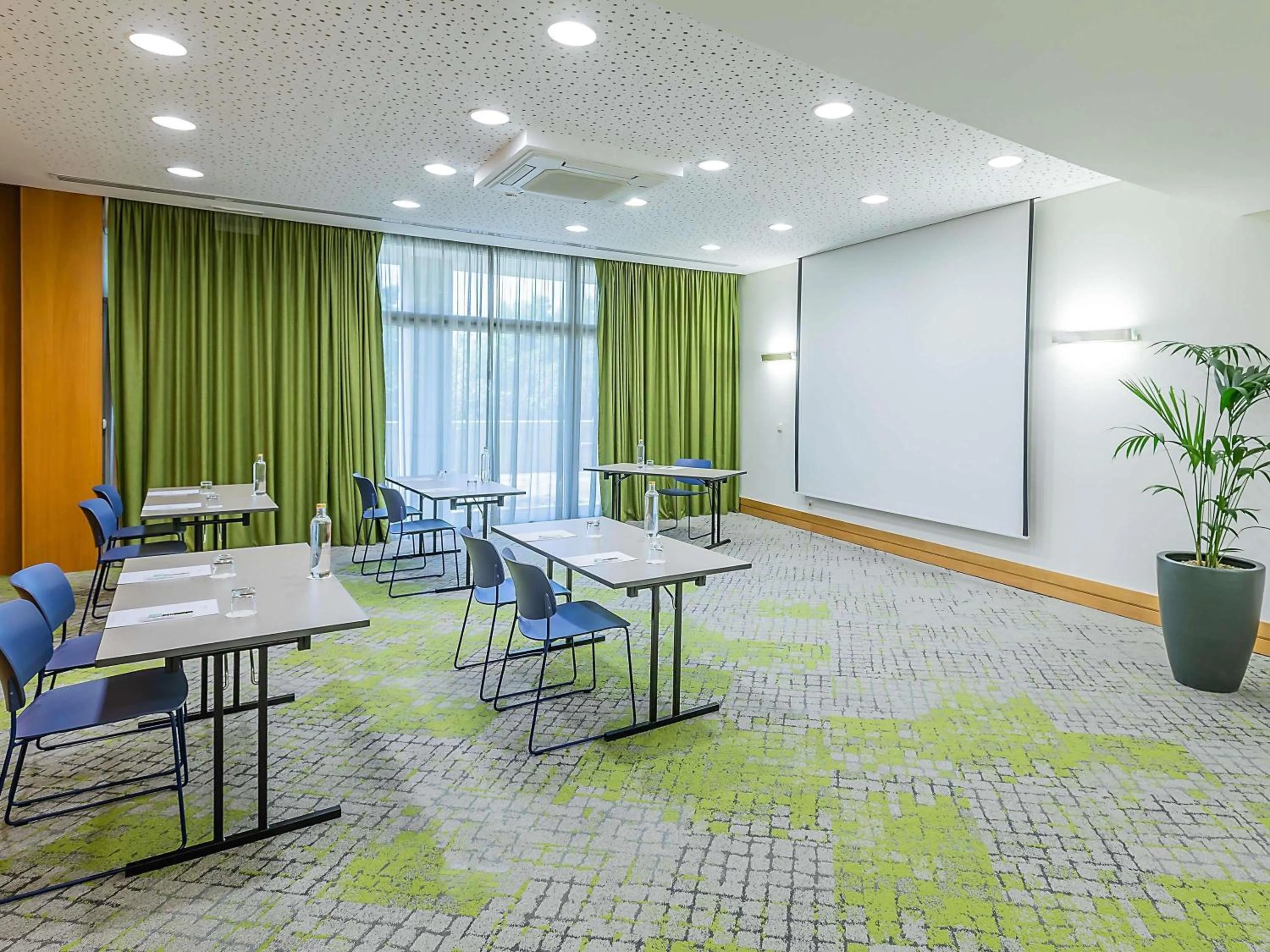 Business facilities in Hotel Mercure Porto Gaia