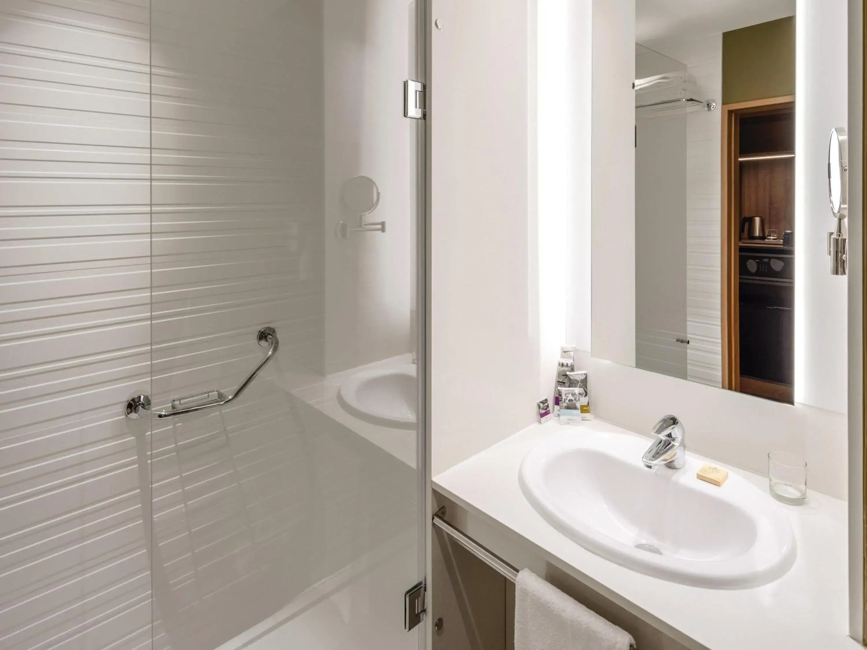 Bedroom in Hotel Mercure Porto Gaia Bedroom in Hotel Mercure Porto Gaia