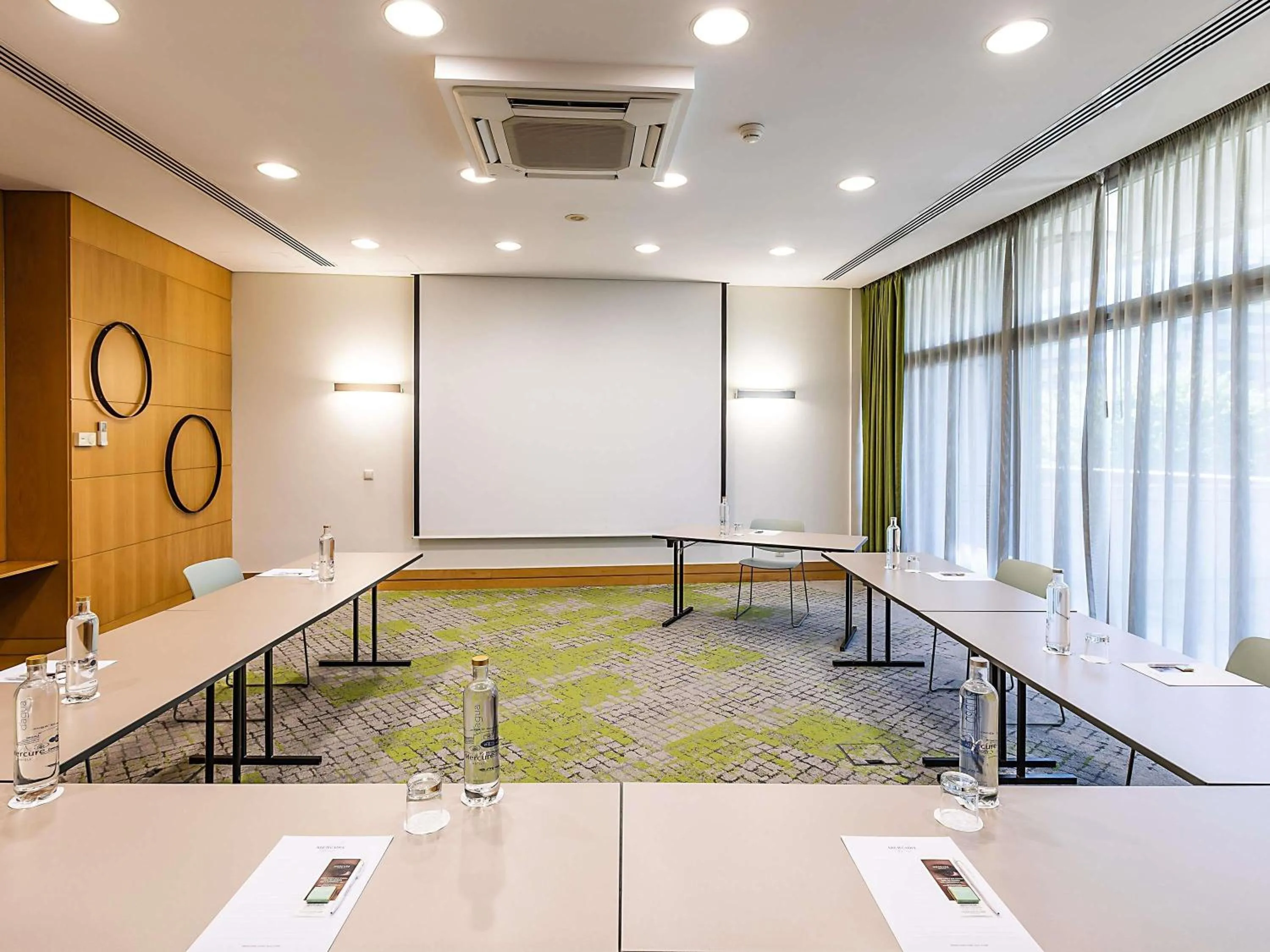 Business facilities in Hotel Mercure Porto Gaia