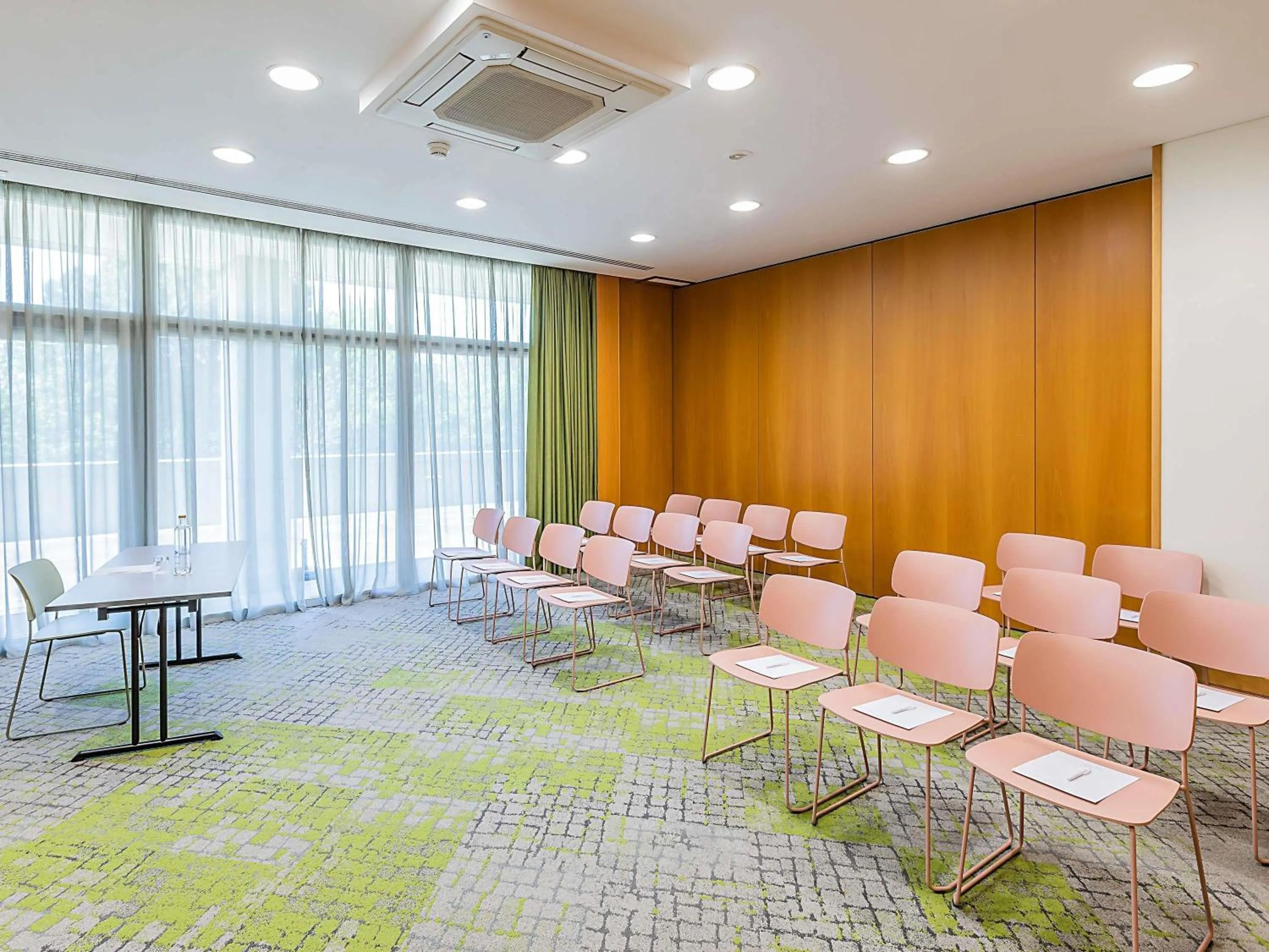 Business facilities in Hotel Mercure Porto Gaia