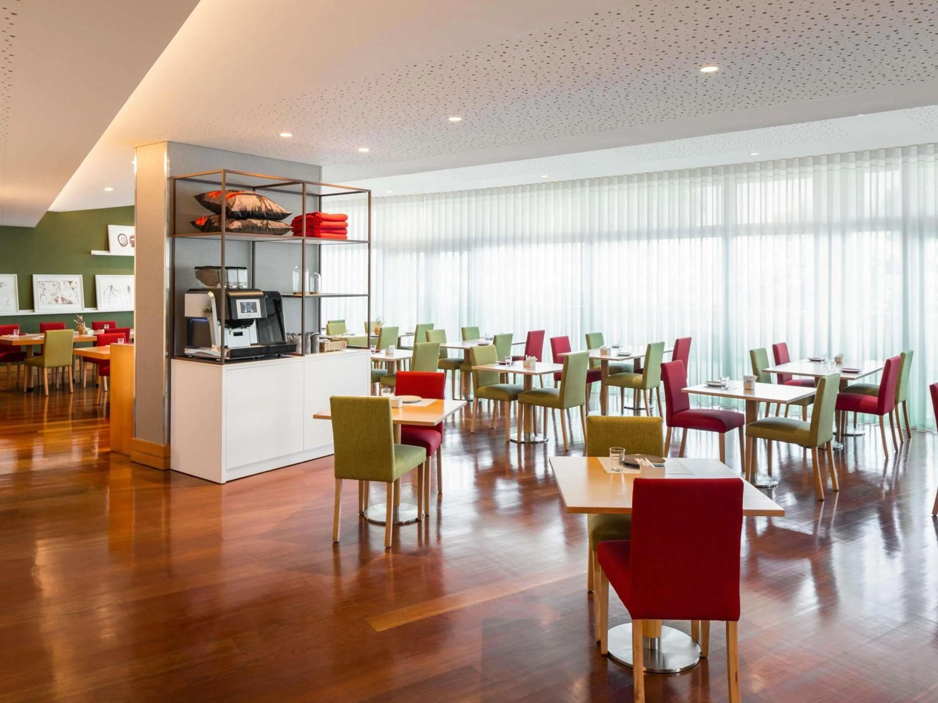 Restaurant/places to eat in Hotel Mercure Porto Gaia