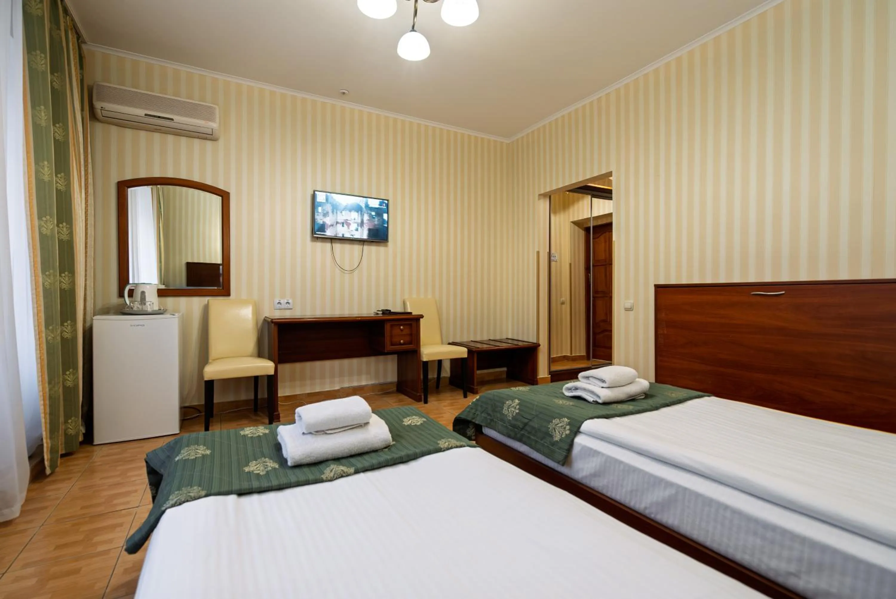 TV and multimedia, Bed in Hotel Verhovina