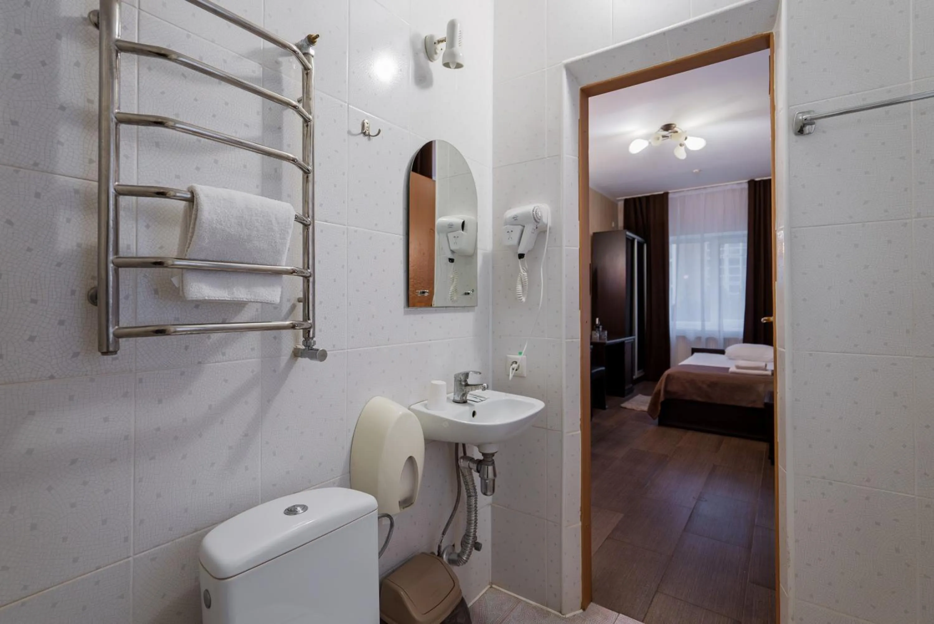 Bathroom, Bed in Hotel Verhovina