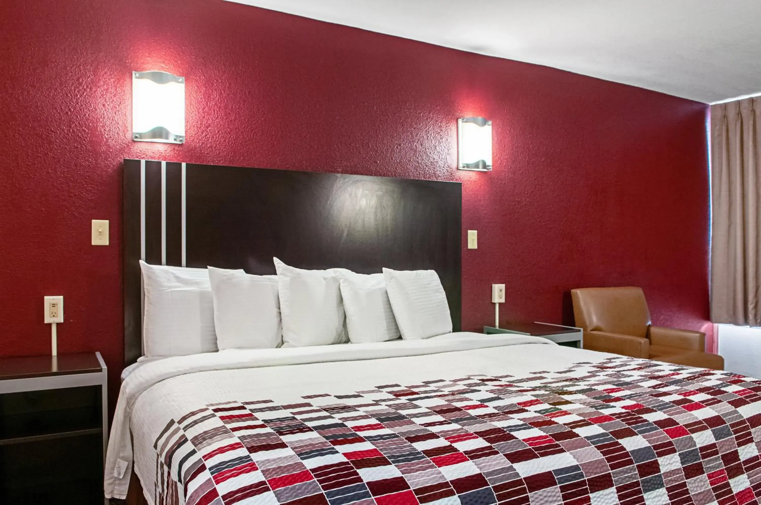 Photo of the whole room, Bed in Red Roof Inn Slidell Photo of the whole room, Bed in Red Roof Inn Slidell