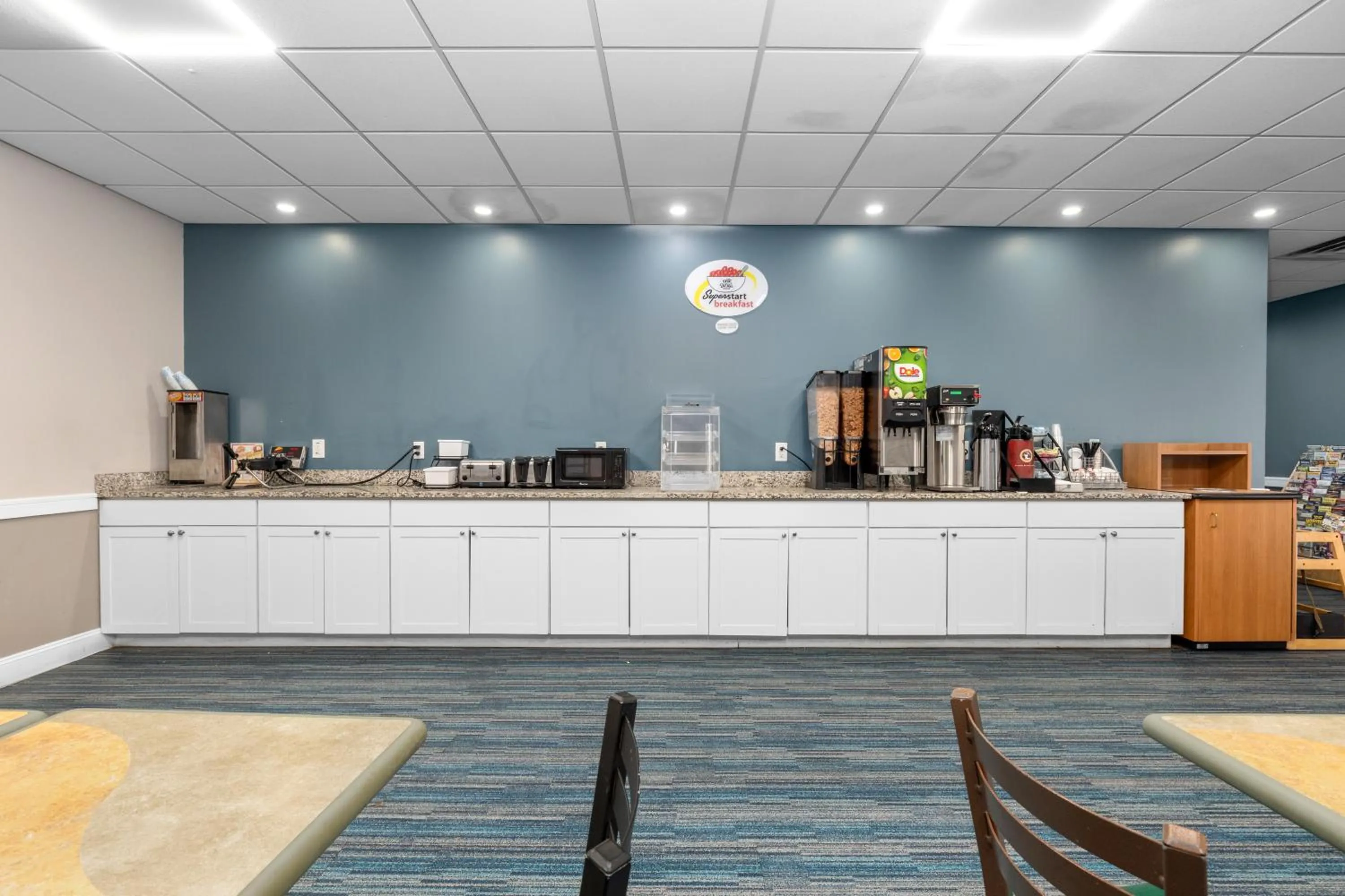 Breakfast in Super 8 by Wyndham Norfolk/Chesapeake Bay