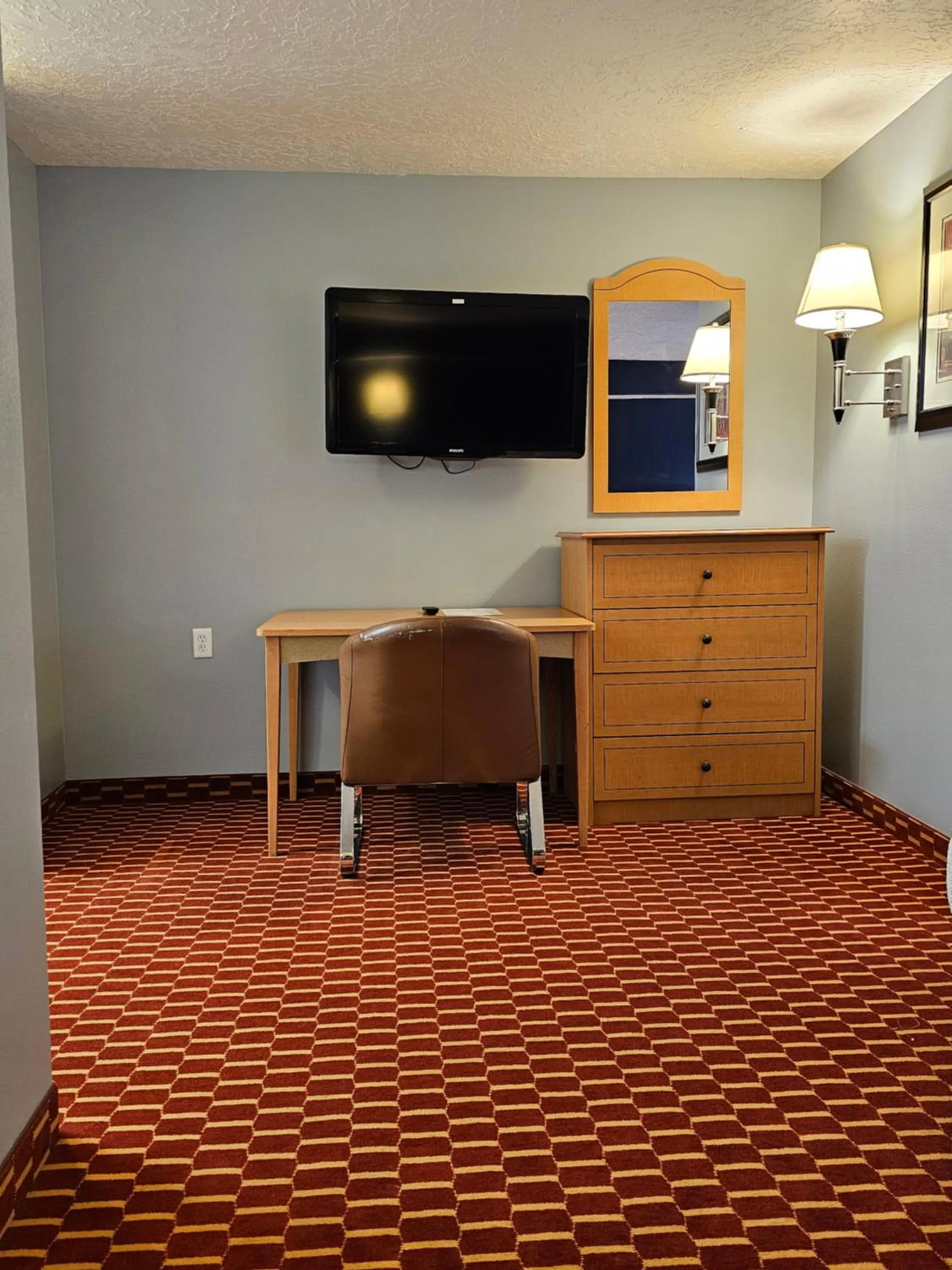 TV and multimedia in Executive Inn & Suites Extended Stay - Vernal