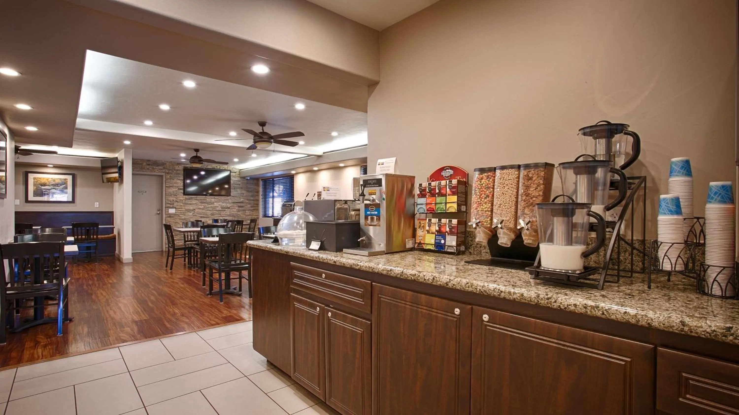 Dining area in Best Western Bishop Lodge