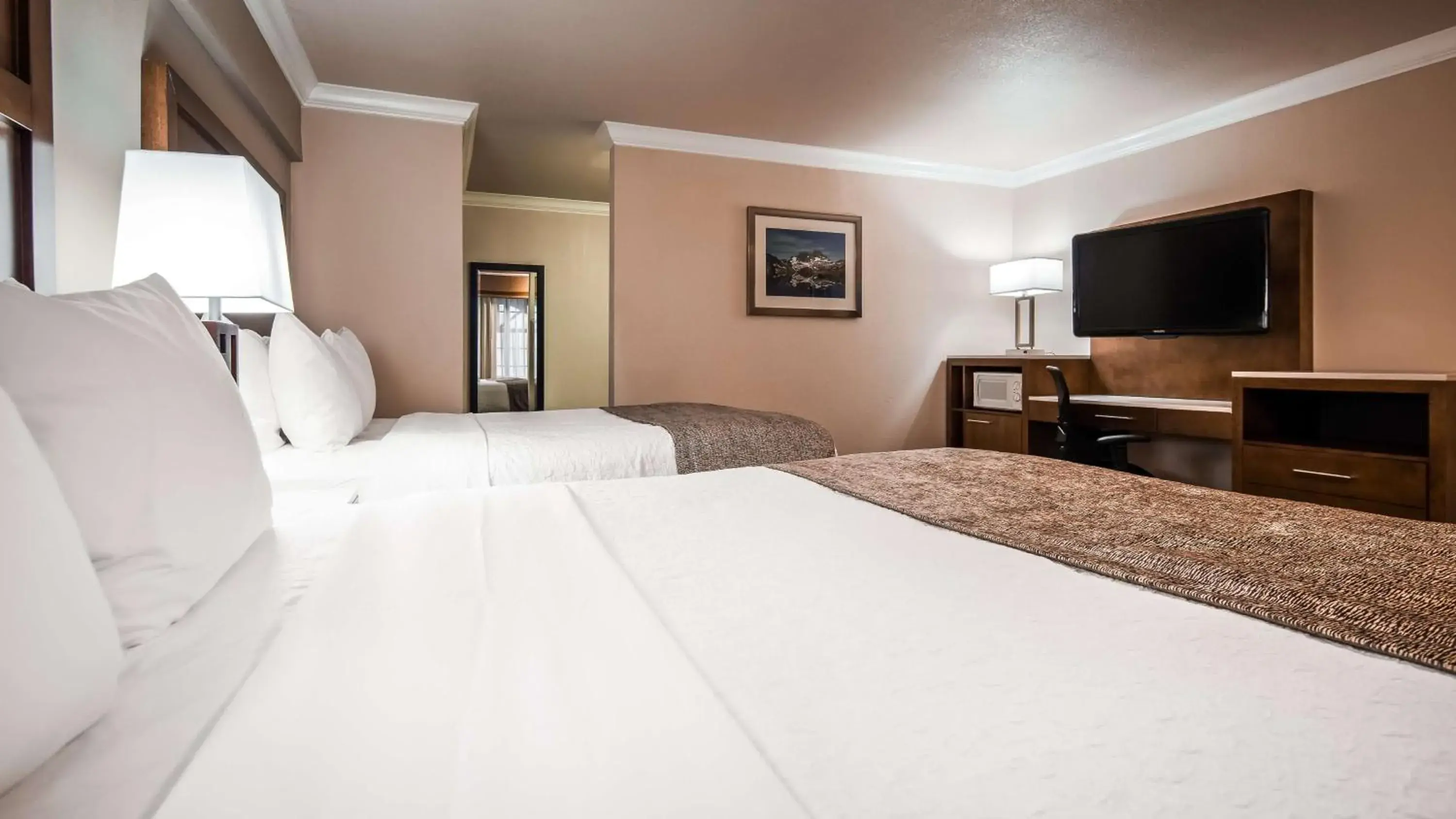 Photo of the whole room, Bed in Best Western Bishop Lodge Photo of the whole room, Bed in Best Western Bishop Lodge