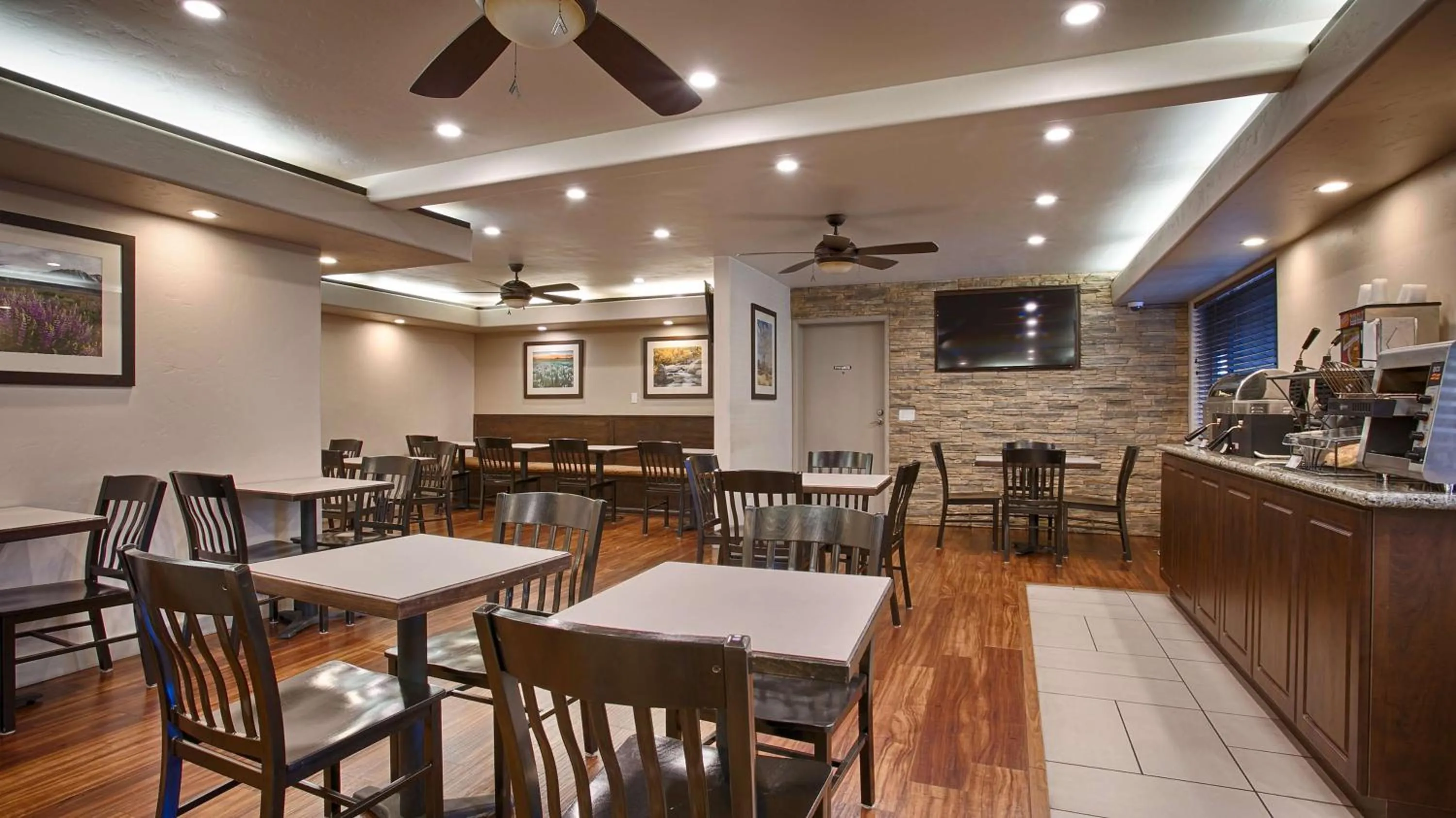 Restaurant/places to eat in Best Western Bishop Lodge