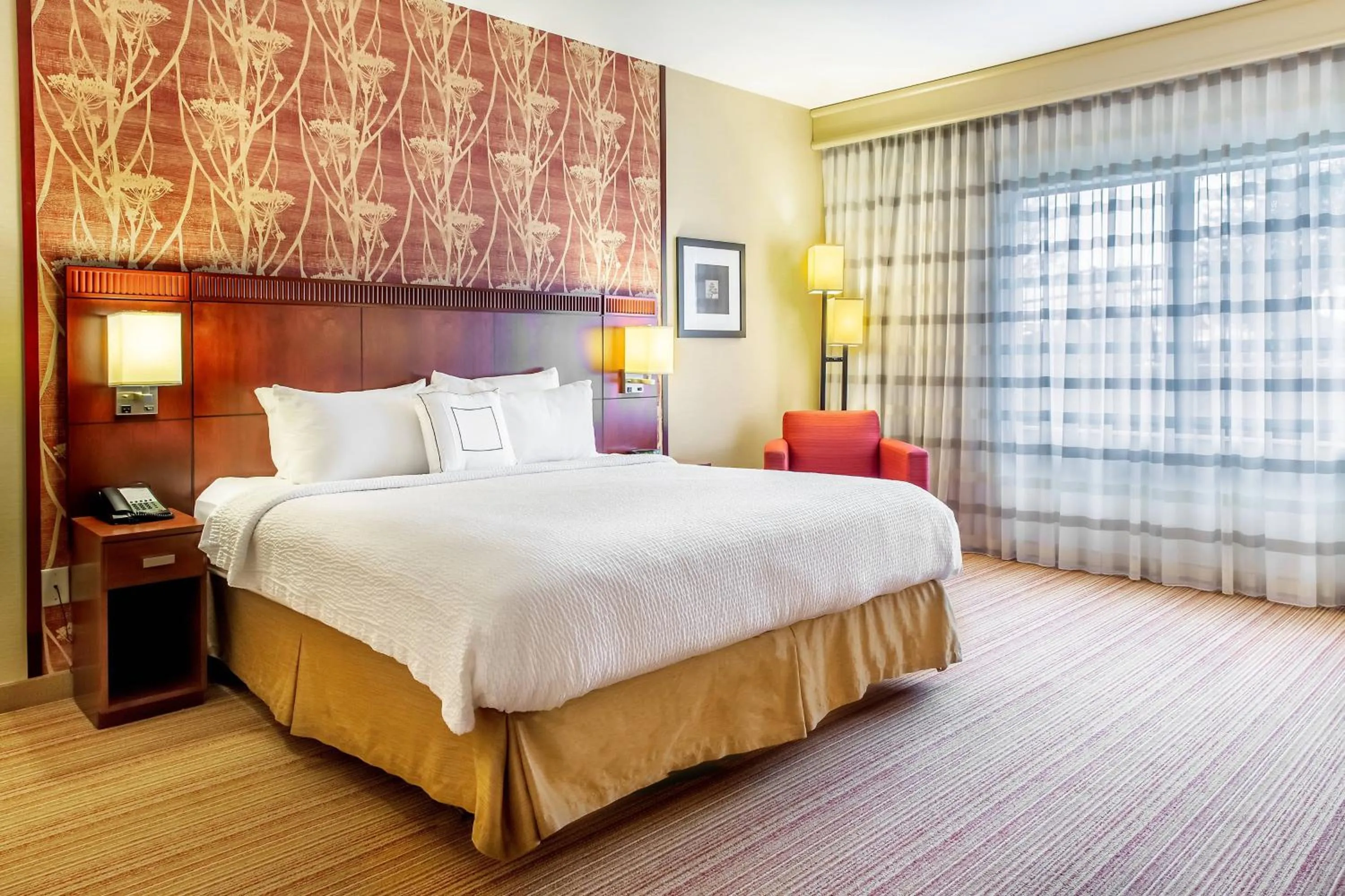 Photo of the whole room, Bed in Courtyard by Marriott Lexington Keeneland/Airport