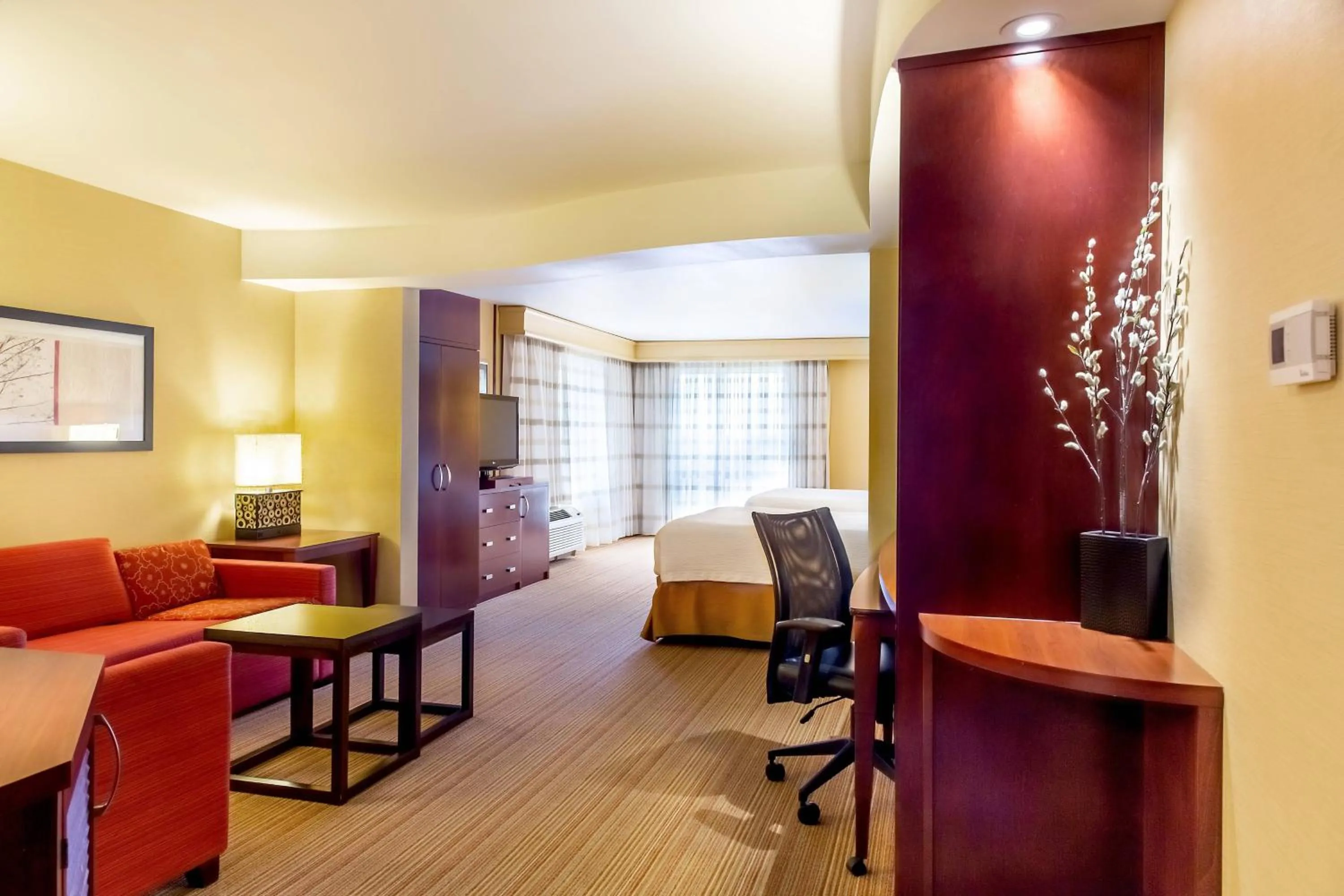 Bedroom, Bed in Courtyard by Marriott Lexington Keeneland/Airport