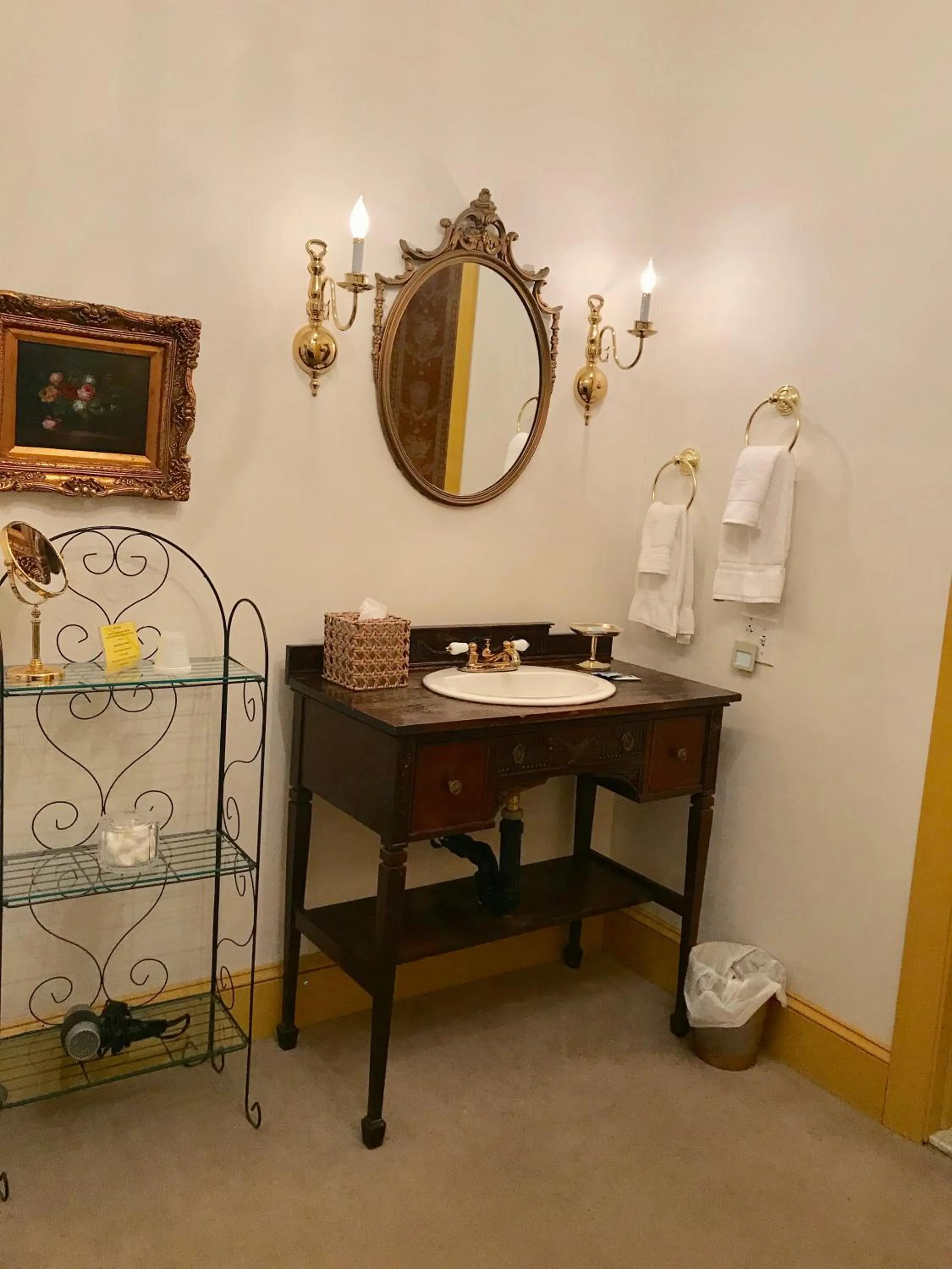 Bathroom in 1896 House Country Inn - Barnside Inn