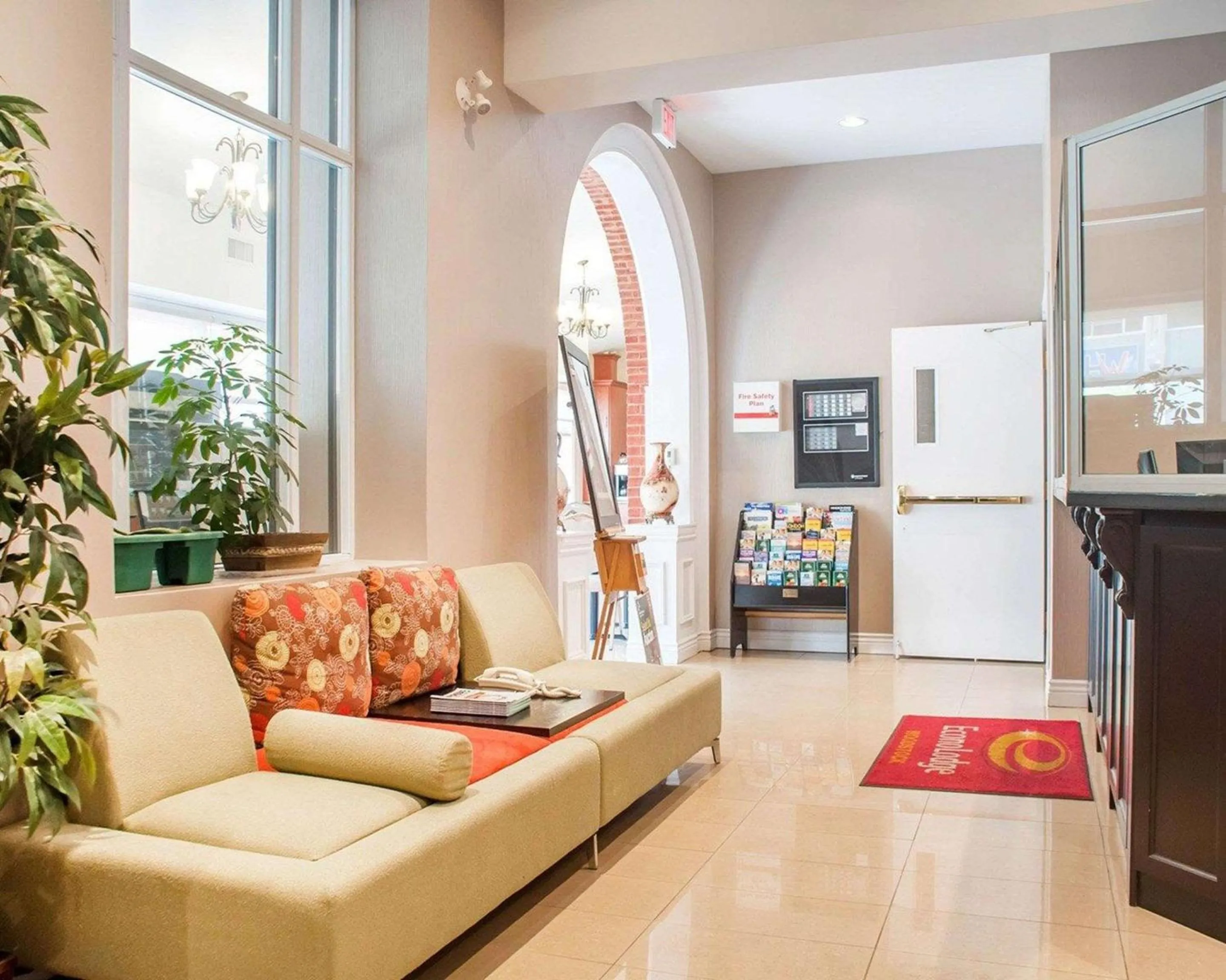 Lobby or reception in Woodstock Inn and Suites