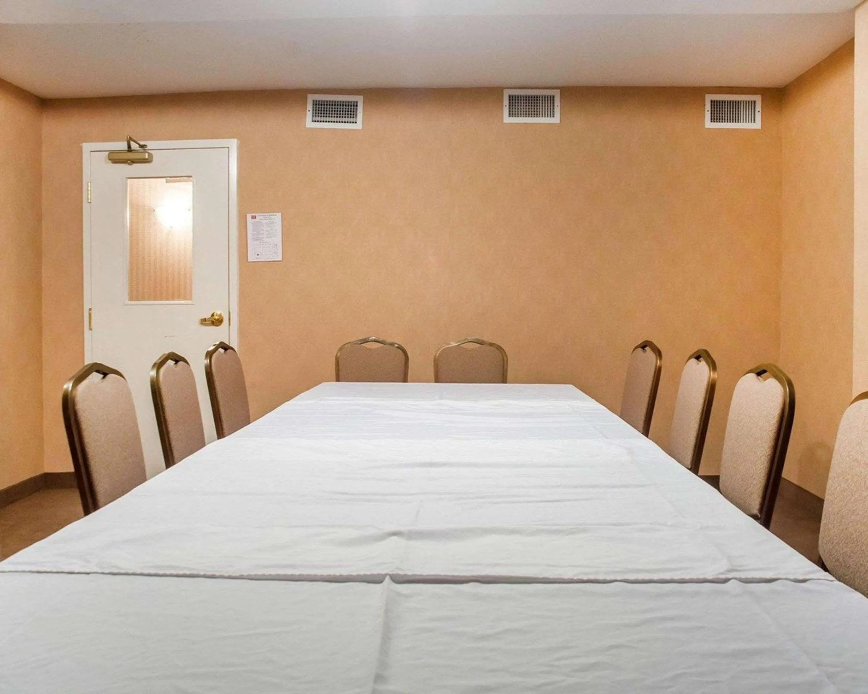 Meeting/conference room in Woodstock Inn and Suites