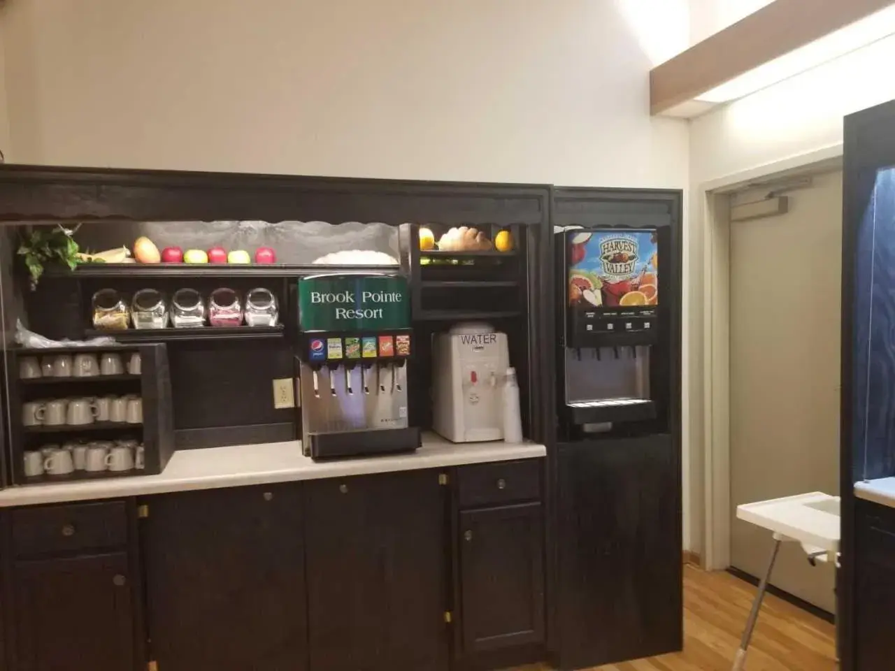 Breakfast in Brook Pointe Resort Breakfast in Brook Pointe Resort