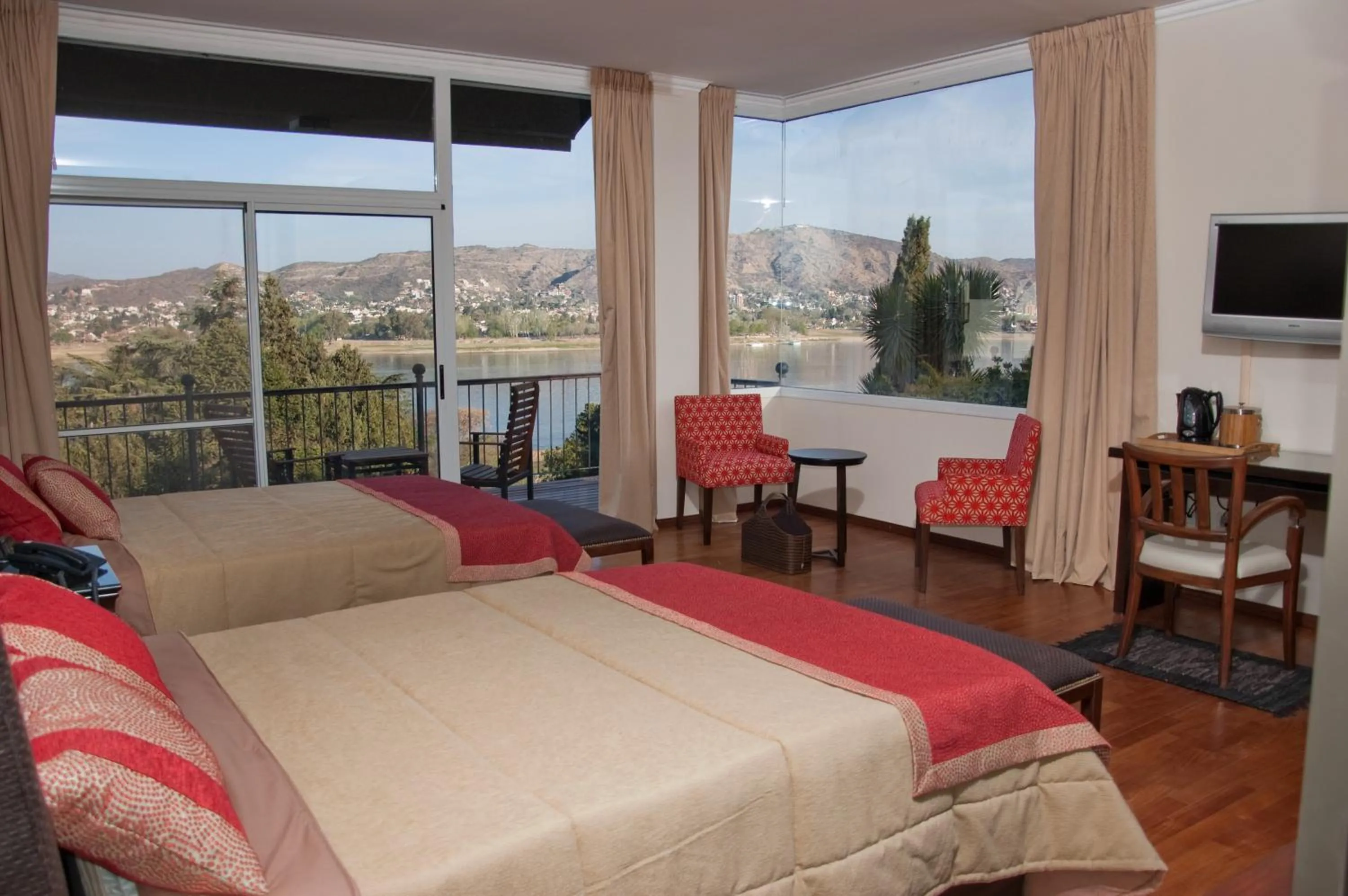 Day, Bed in Tagore Suites Hotel
