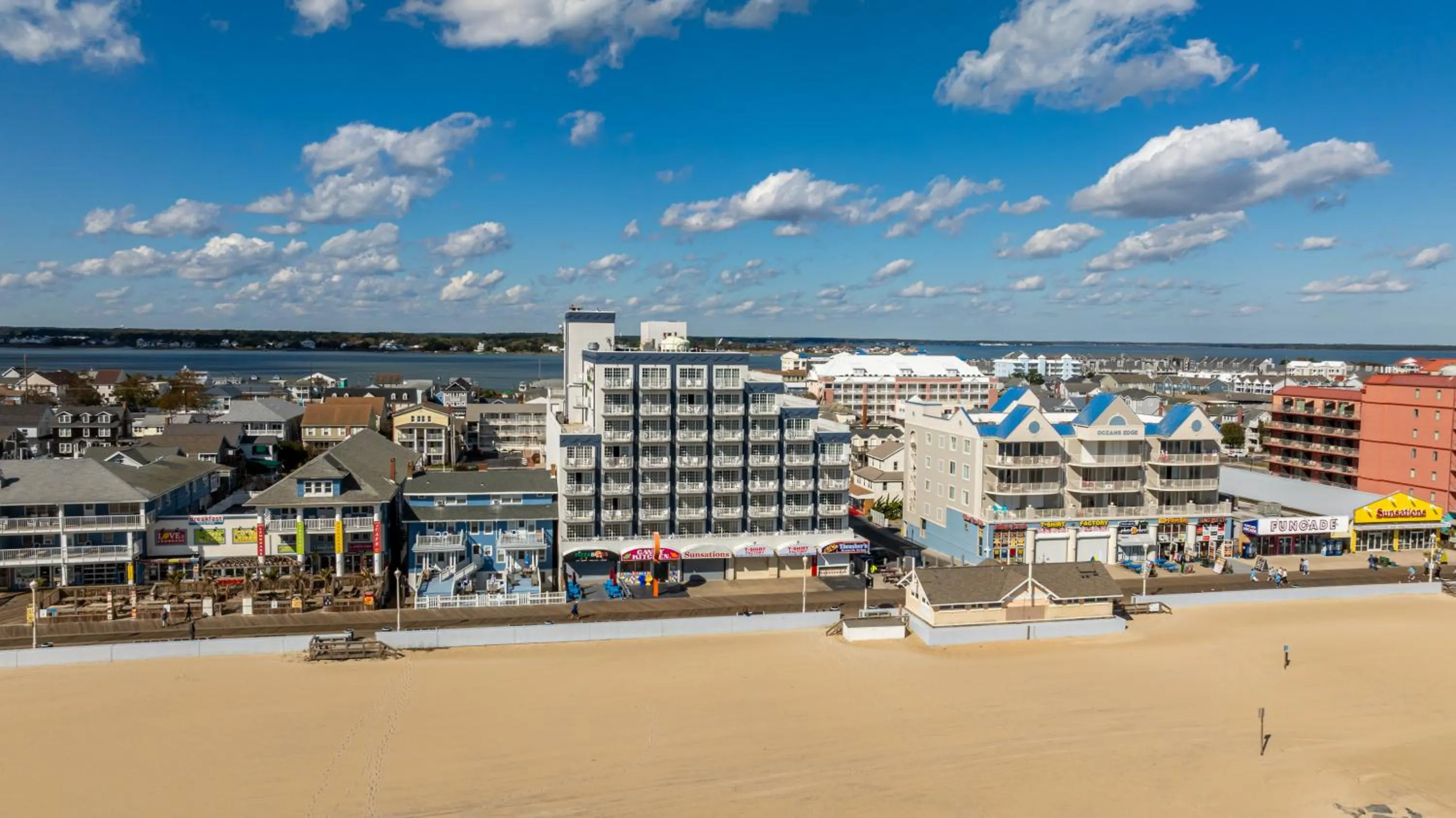 Property building in Paradise Plaza Inn
