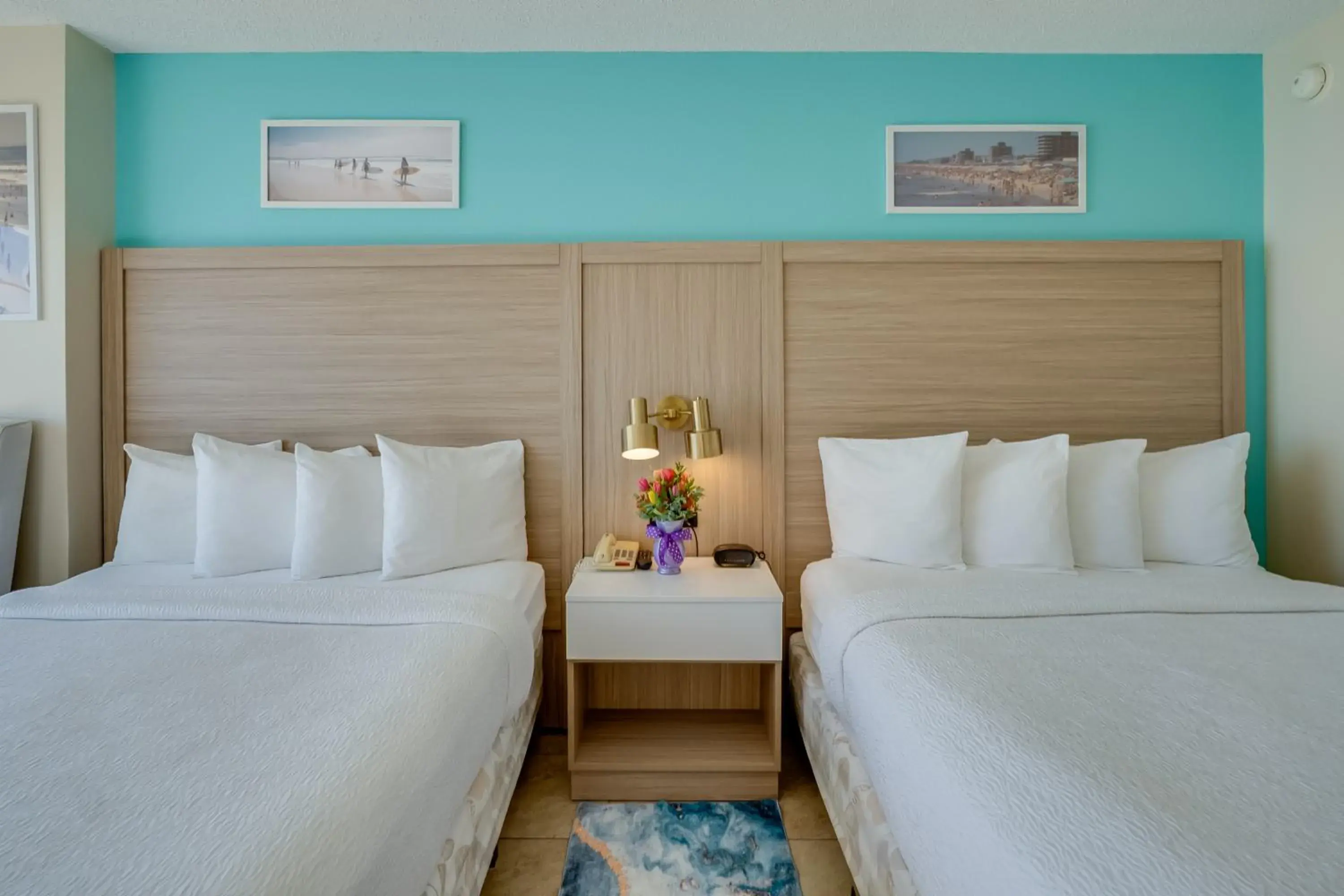 Bed in Paradise Plaza Inn Bed in Paradise Plaza Inn