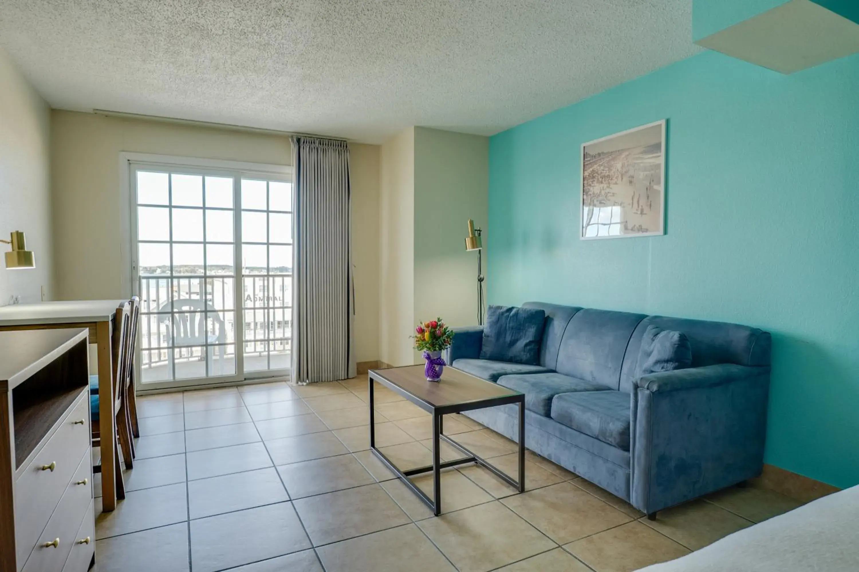 Seating area in Paradise Plaza Inn Seating area in Paradise Plaza Inn
