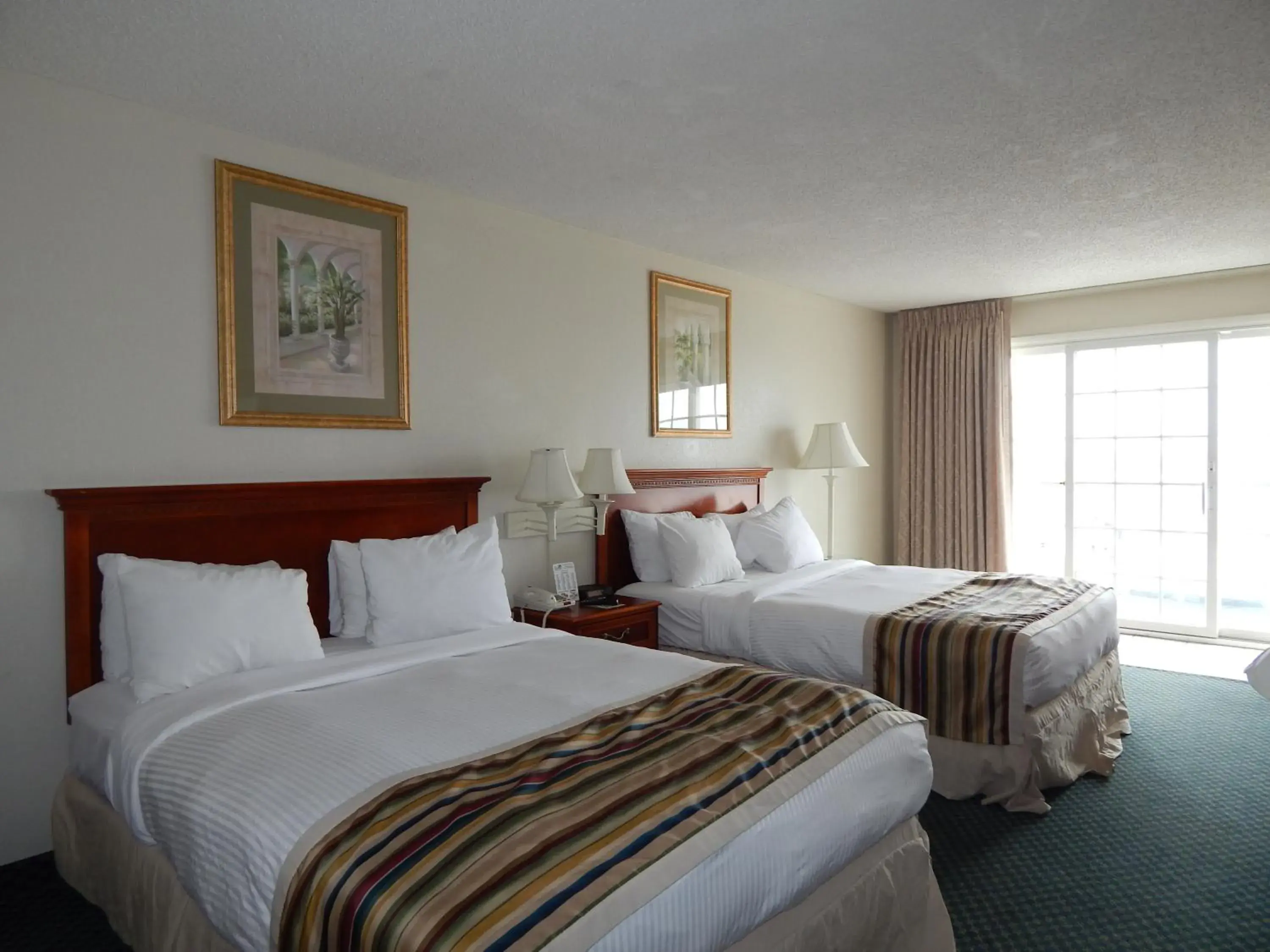 Photo of the whole room, Bed in Paradise Plaza Inn