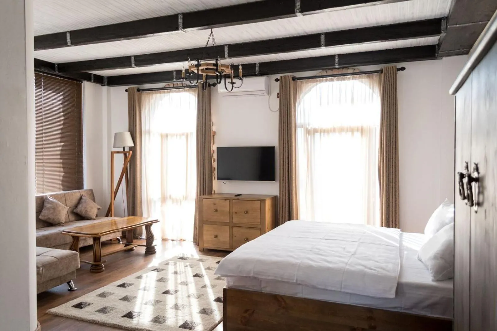 Deluxe Double or Twin Room with River View in Golden Fleece