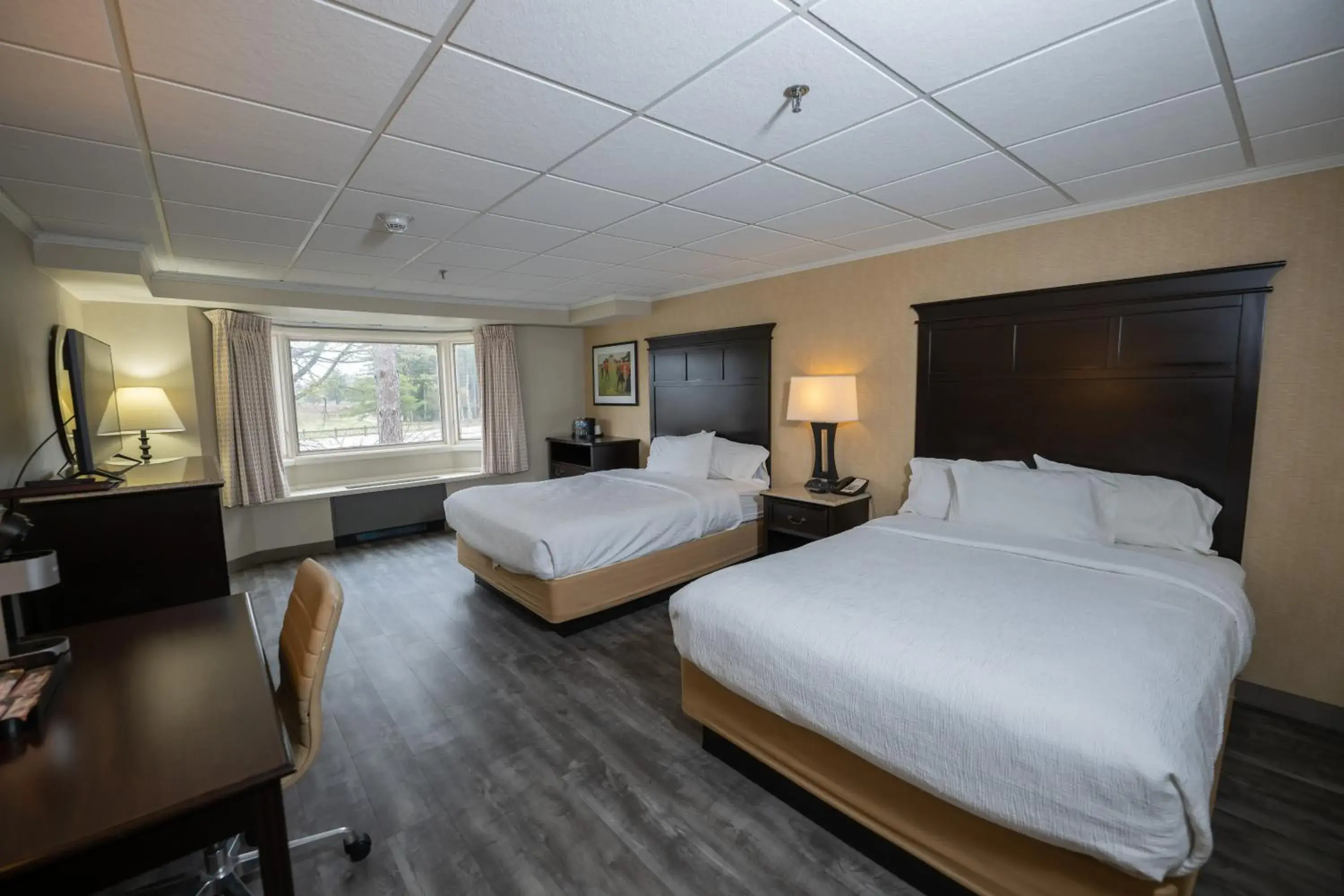 Queen Room with Two Queen Beds - Non-Smoking in Peek'n Peak Resort Trademark Collection by Wyndham Queen Room with Two Queen Beds - Non-Smoking in Peek'n Peak Resort Trademark Collection by Wyndham