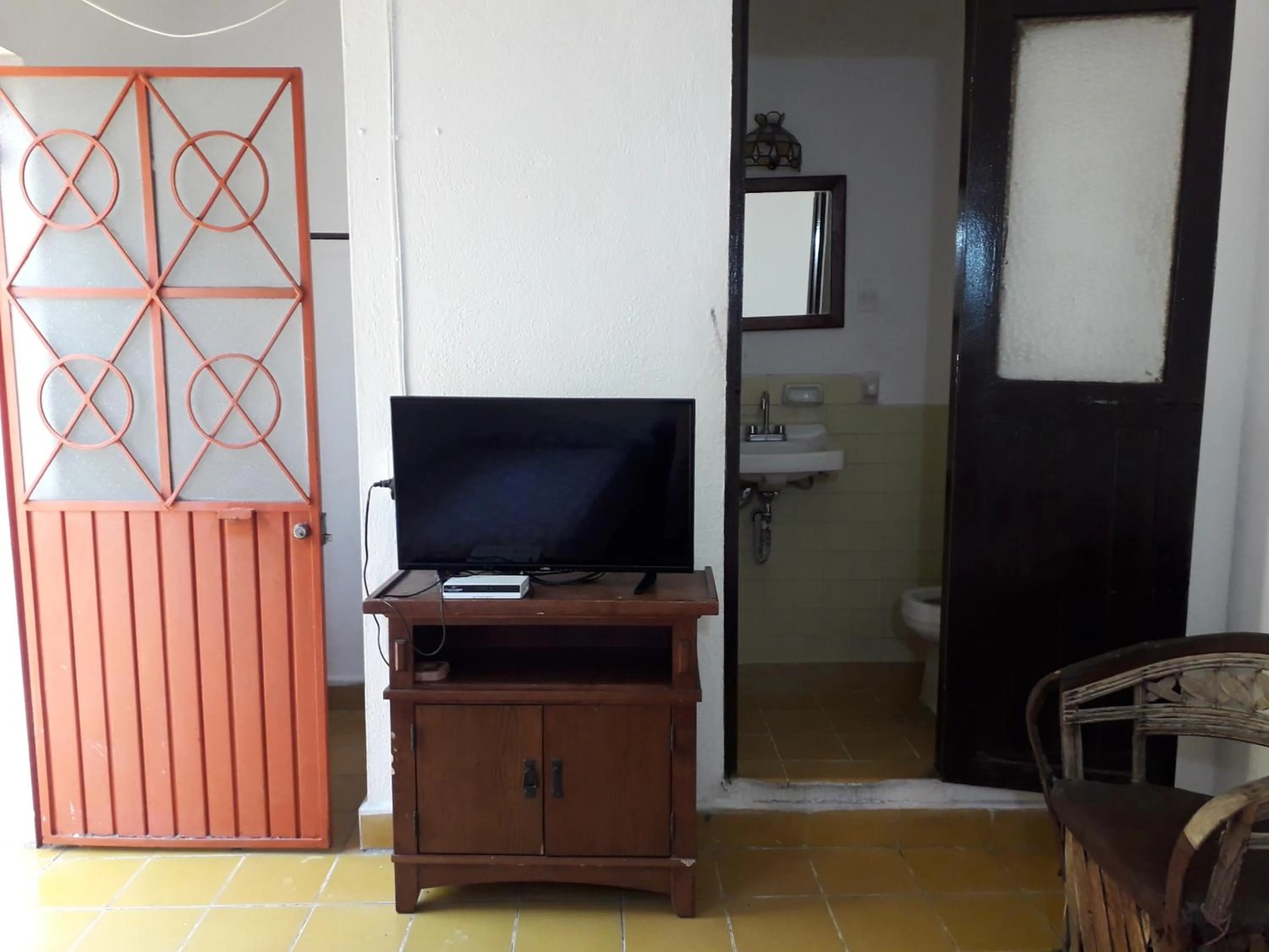 TV and multimedia in Hotel Ana Liz