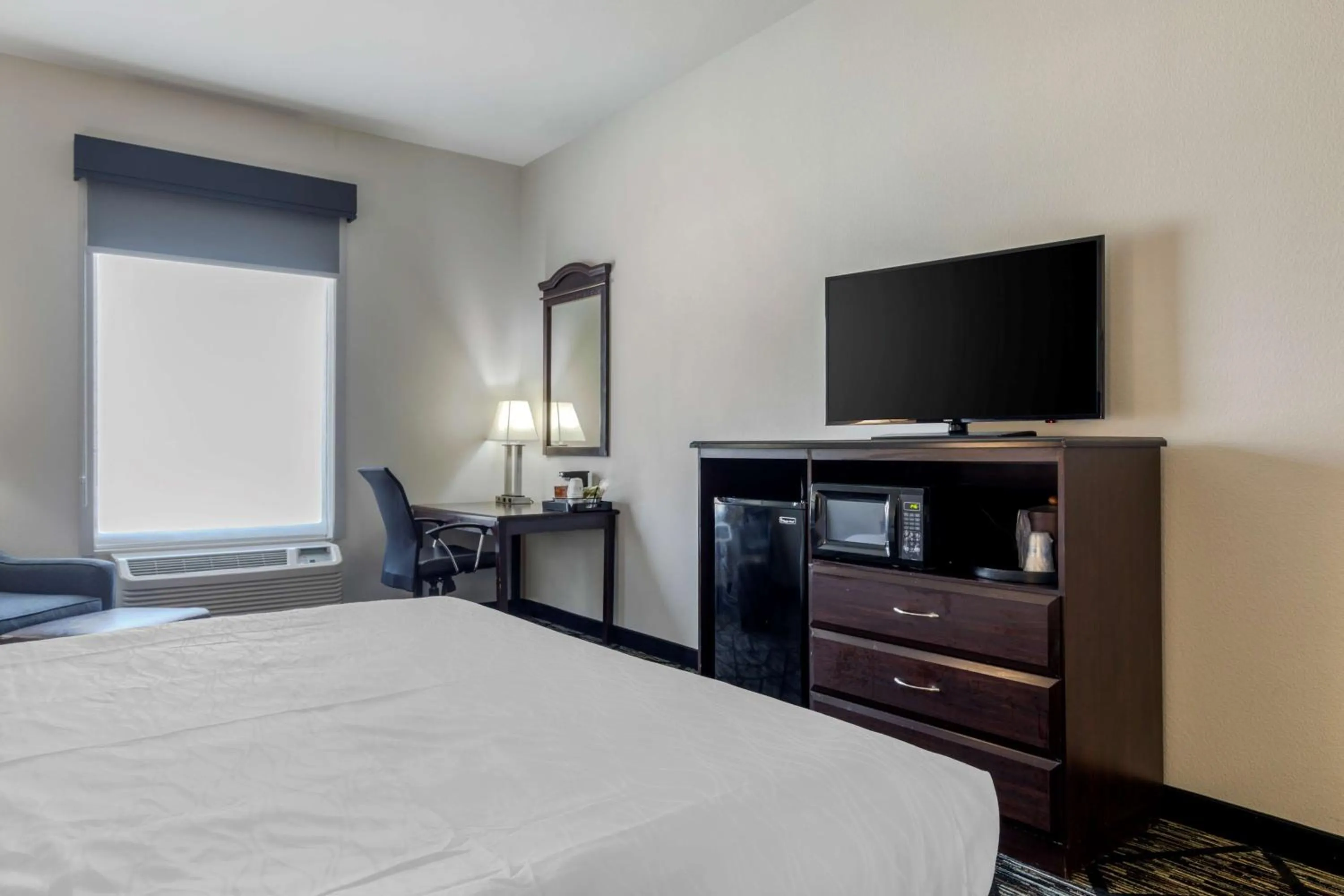Bedroom, Bed in Best Western Plus McKinney Inn and Suites