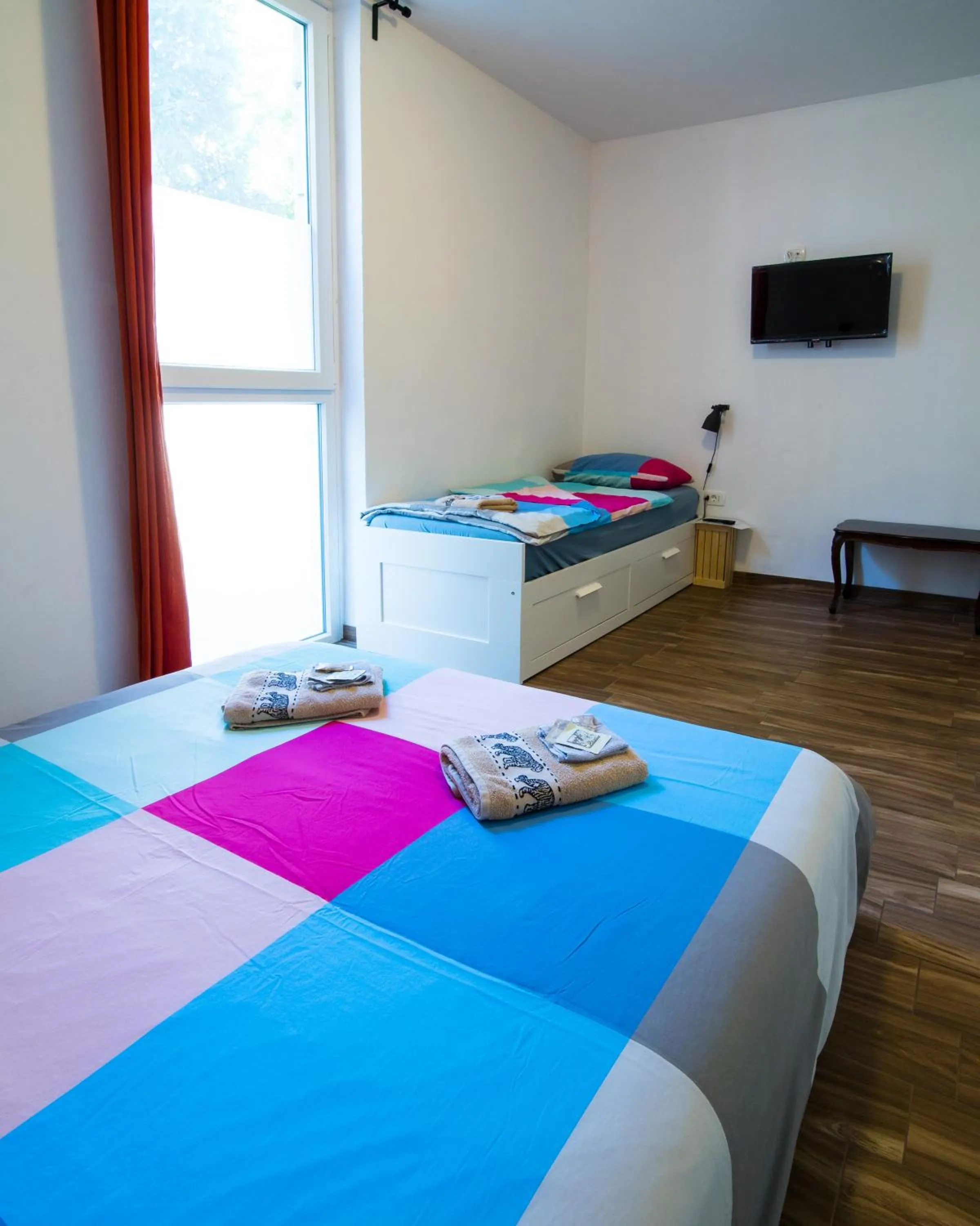 Bed in Sobe Argo Izola
