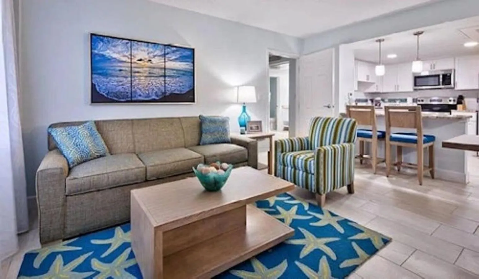 Living room in Grand Seas by Exploria Resorts