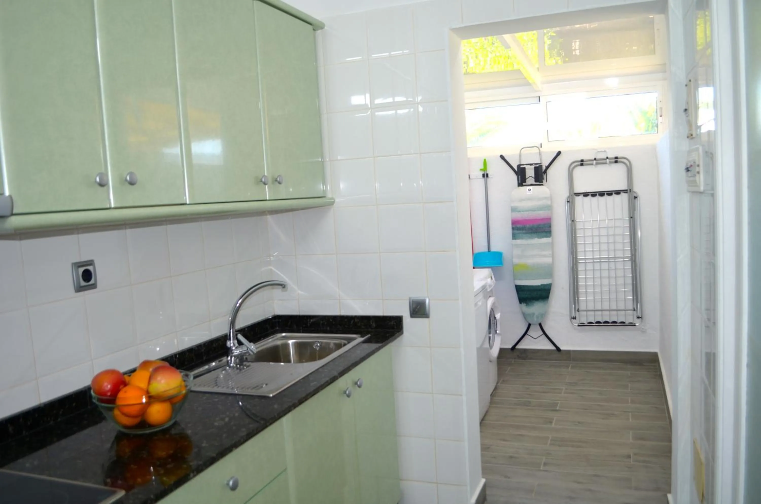 Kitchen or kitchenette in The Peaches Bungalows 45 & 46