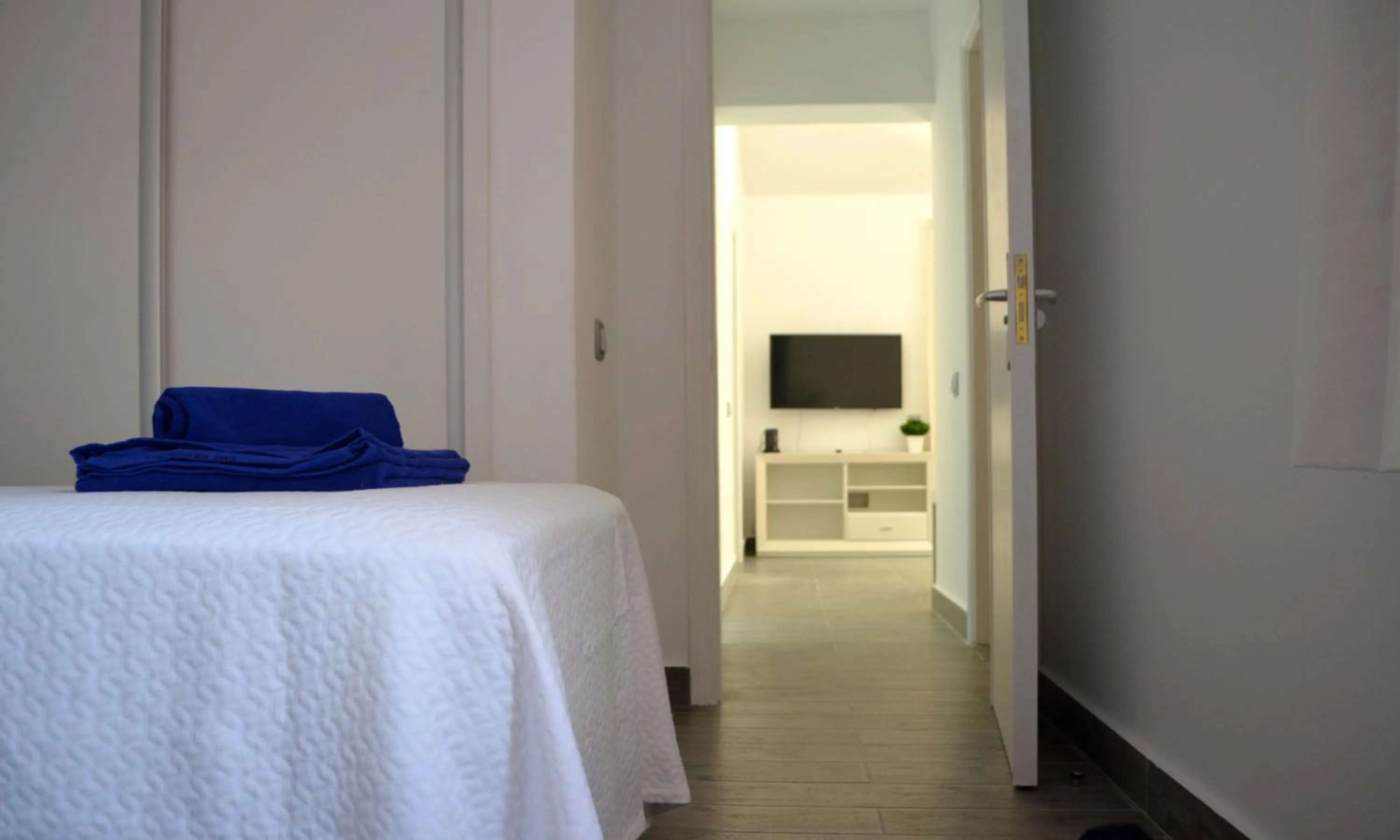 TV and multimedia, Bed in The Peaches Bungalows 45 & 46