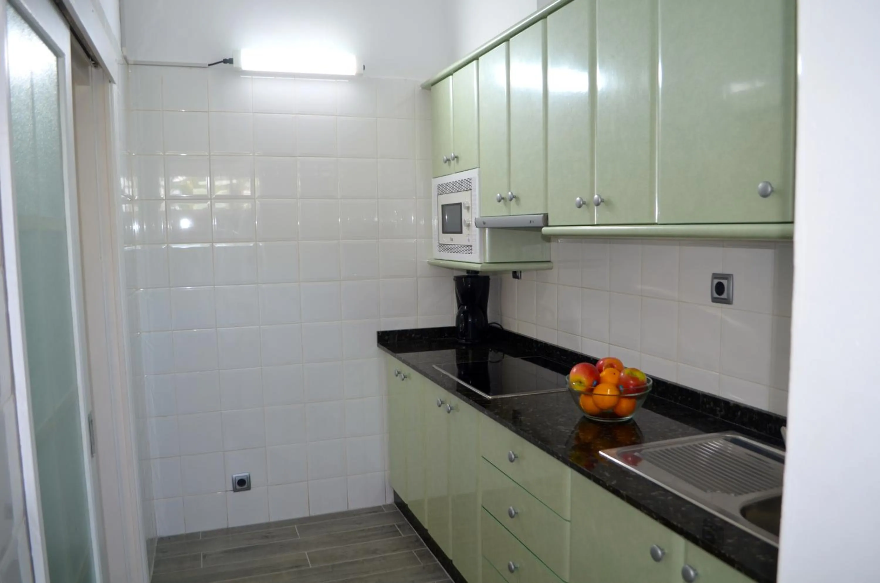 Kitchen or kitchenette in The Peaches Bungalows 45 & 46